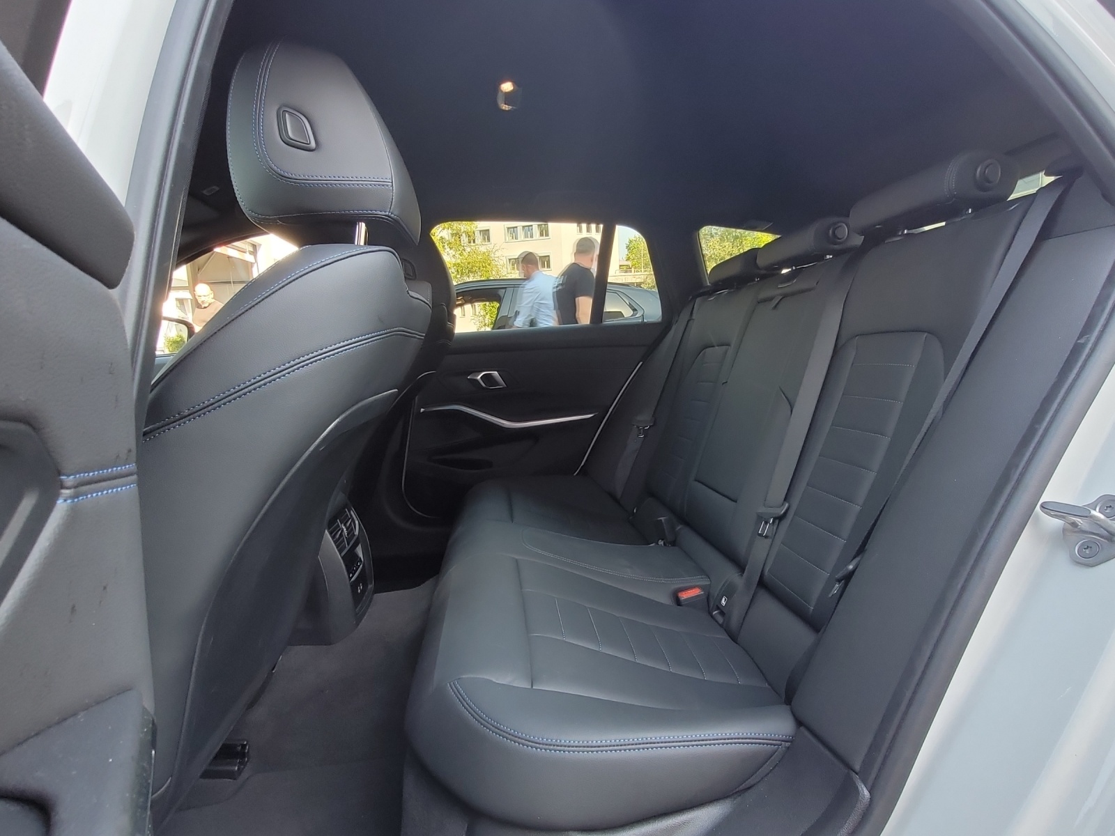 BMW 320d xDrive Touring M Sportpaket-image-18