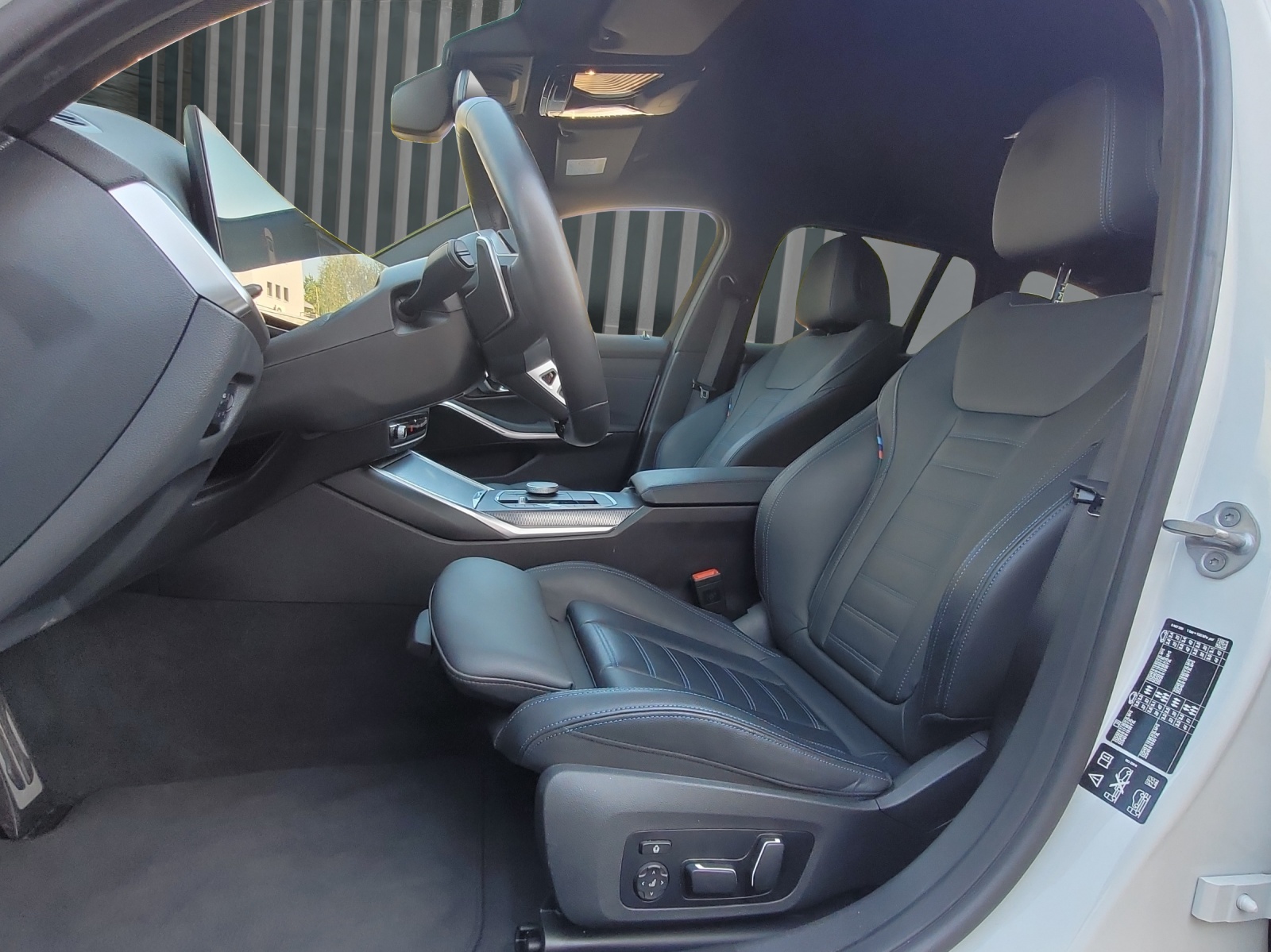 BMW 320d xDrive Touring M Sportpaket-image-15