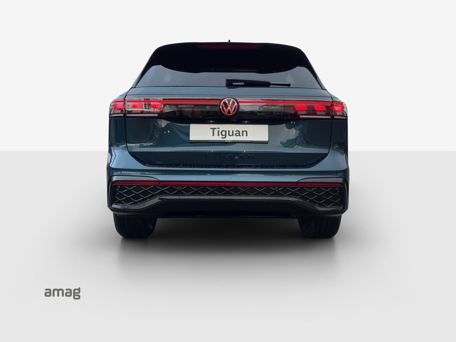 VW Tiguan 2.0 TSI DSG R-Line 4Motion-image-3