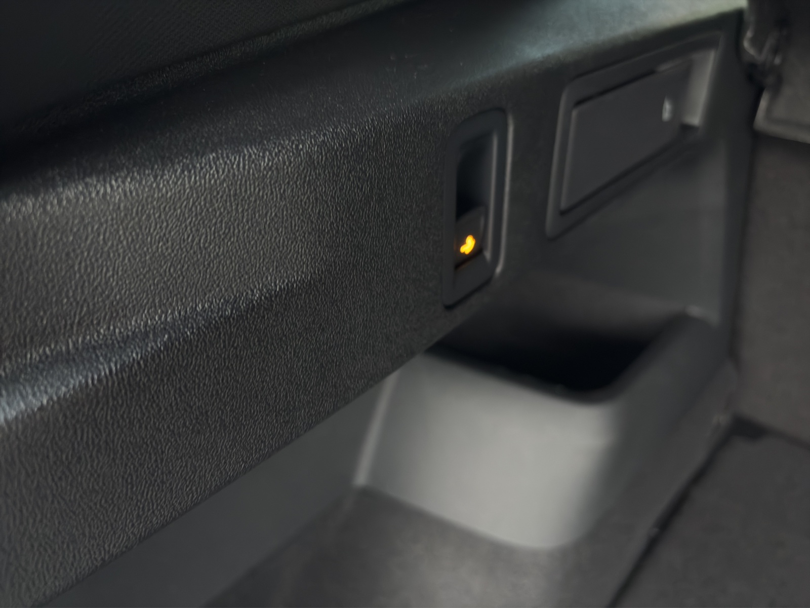 VW Tiguan 2.0 TSI DSG R-Line 4Motion-image-15