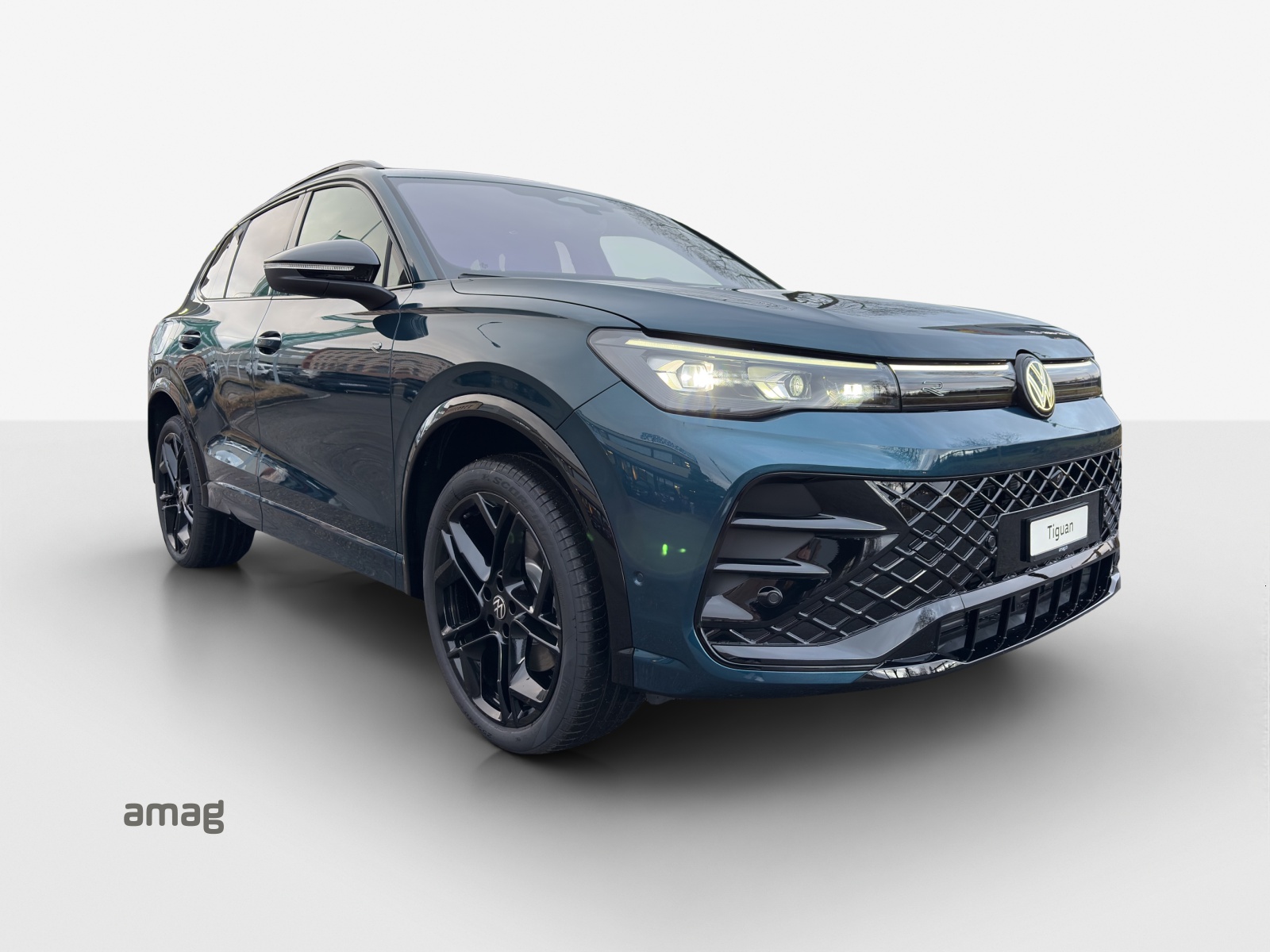 VW Tiguan 2.0 TSI DSG R-Line 4Motion-image-5