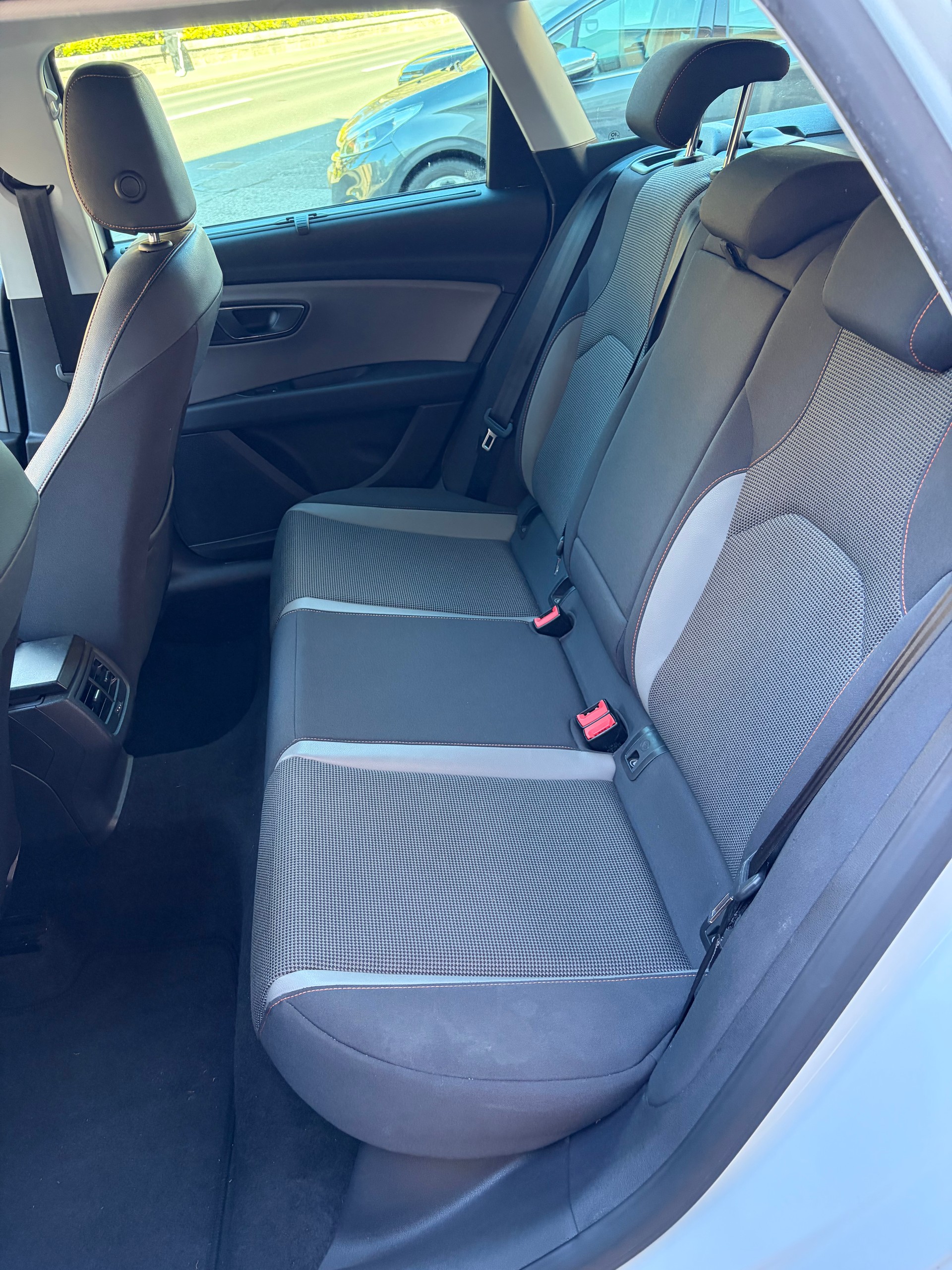 SEAT Leon ST 2.0 TDI X-Perience 4Drive DSG-image-8