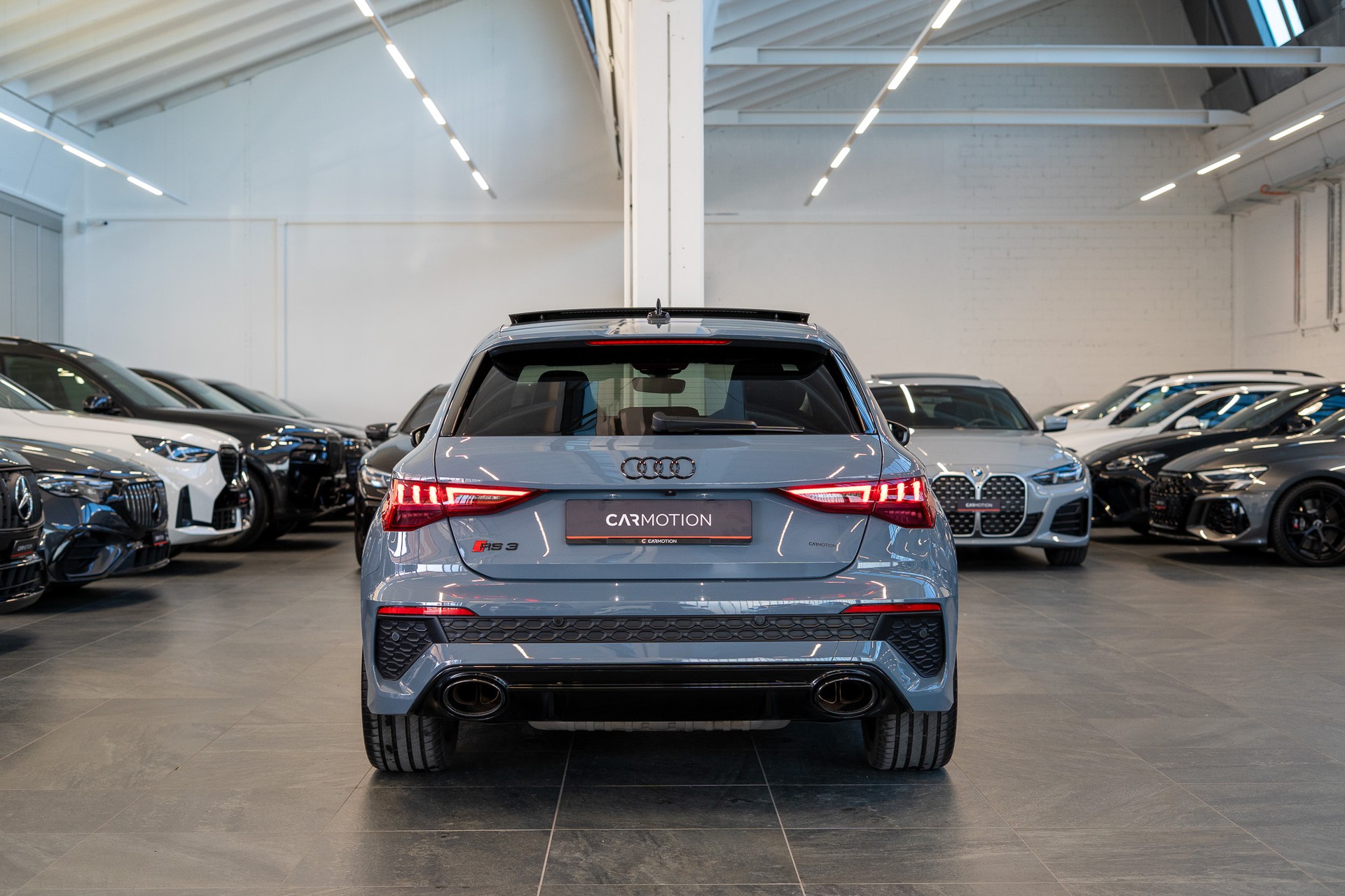 AUDI RS3 Sportback 2.5 TFSI quattro S-Tronic / Panorama / Rückfahrkamera-image-4