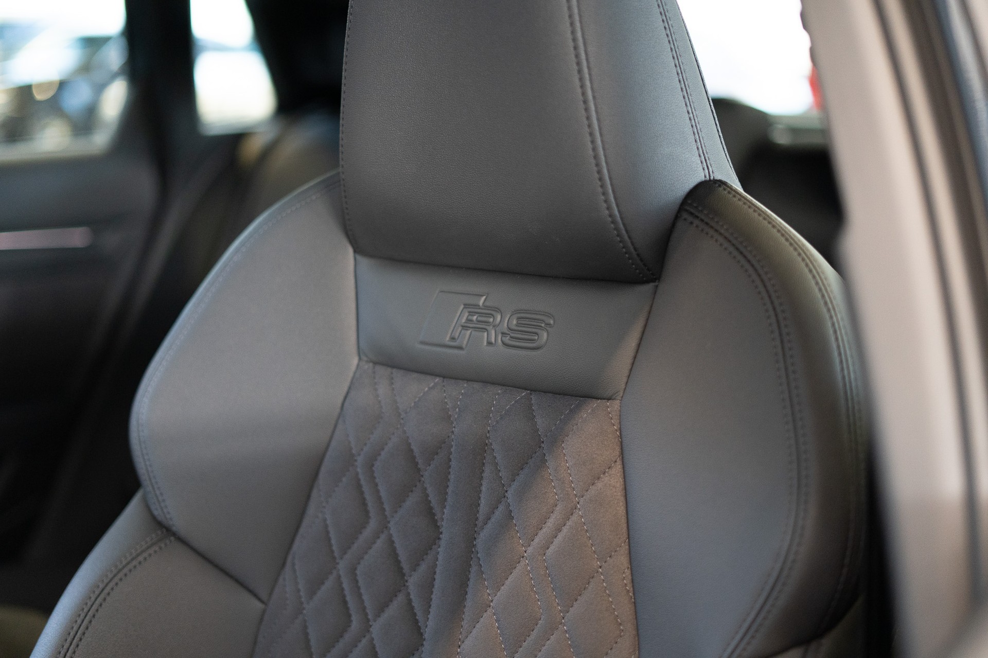 AUDI RS3 Sportback 2.5 TFSI quattro S-Tronic / Panorama / Rückfahrkamera-image-10