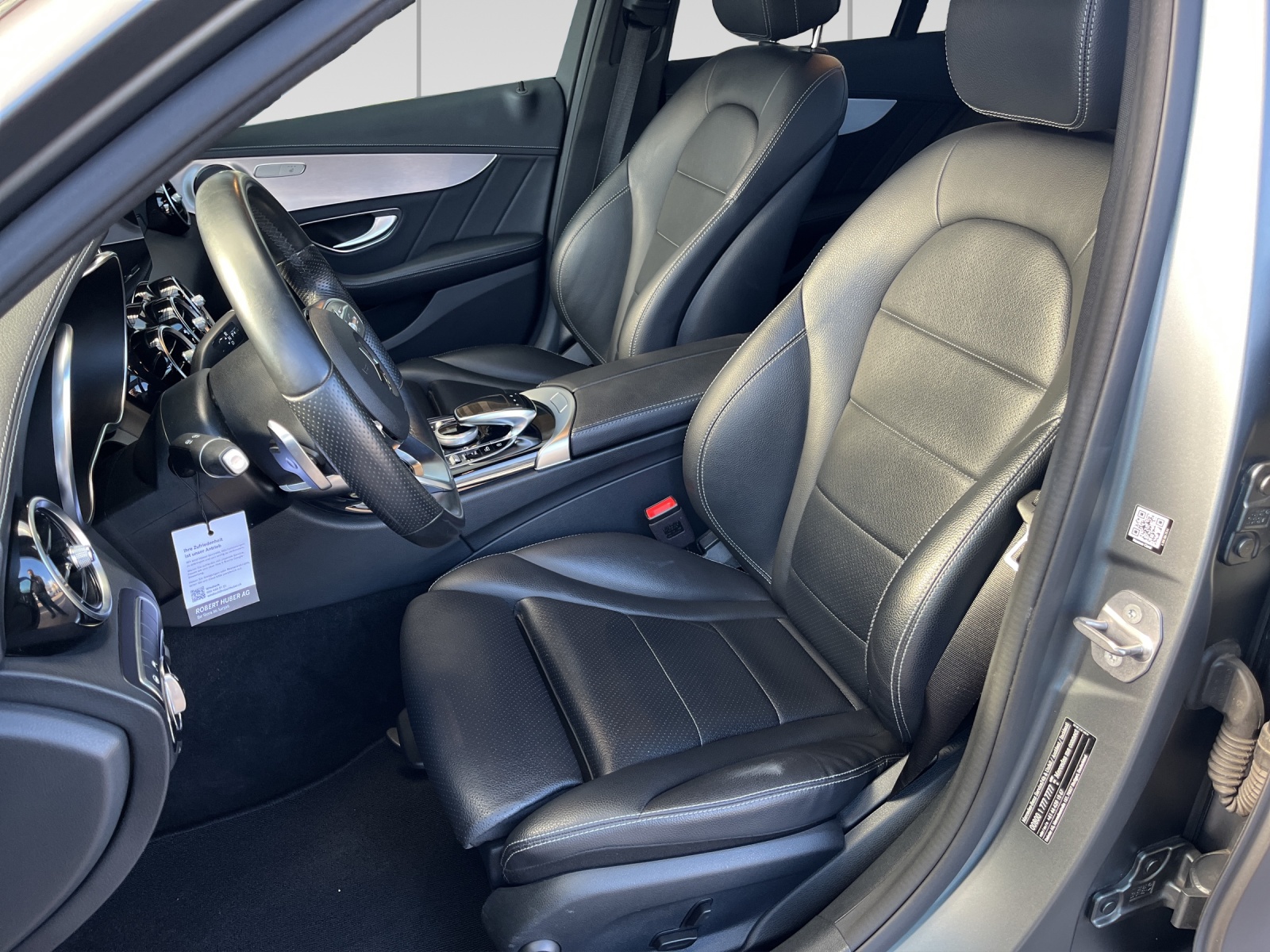 MERCEDES-BENZ C 200 4Matic AMG Line 9G-Tronic-image-6
