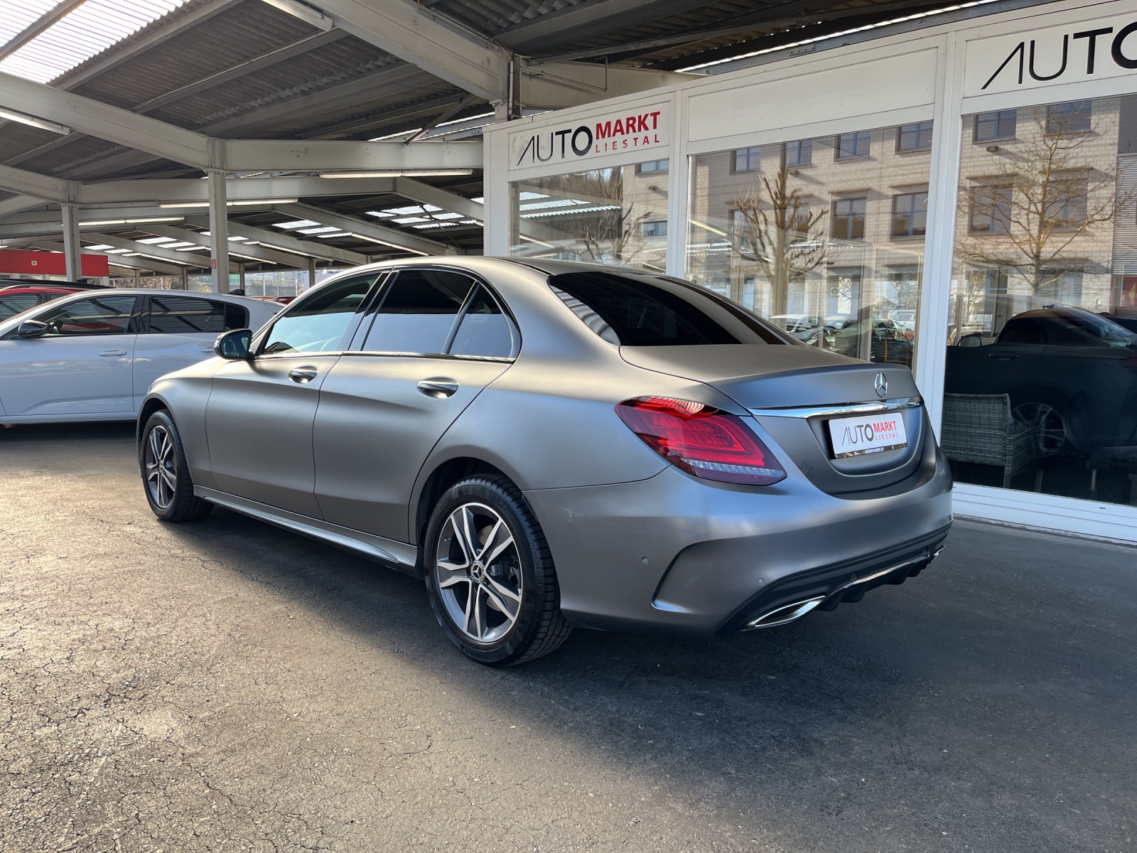 MERCEDES-BENZ C 200 4Matic AMG Line 9G-Tronic-image-2