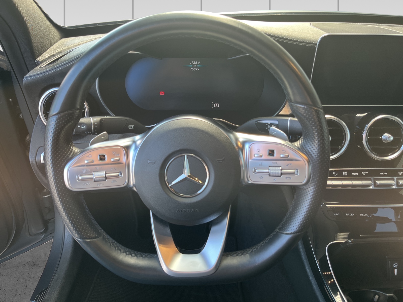 MERCEDES-BENZ C 200 4Matic AMG Line 9G-Tronic-image-8