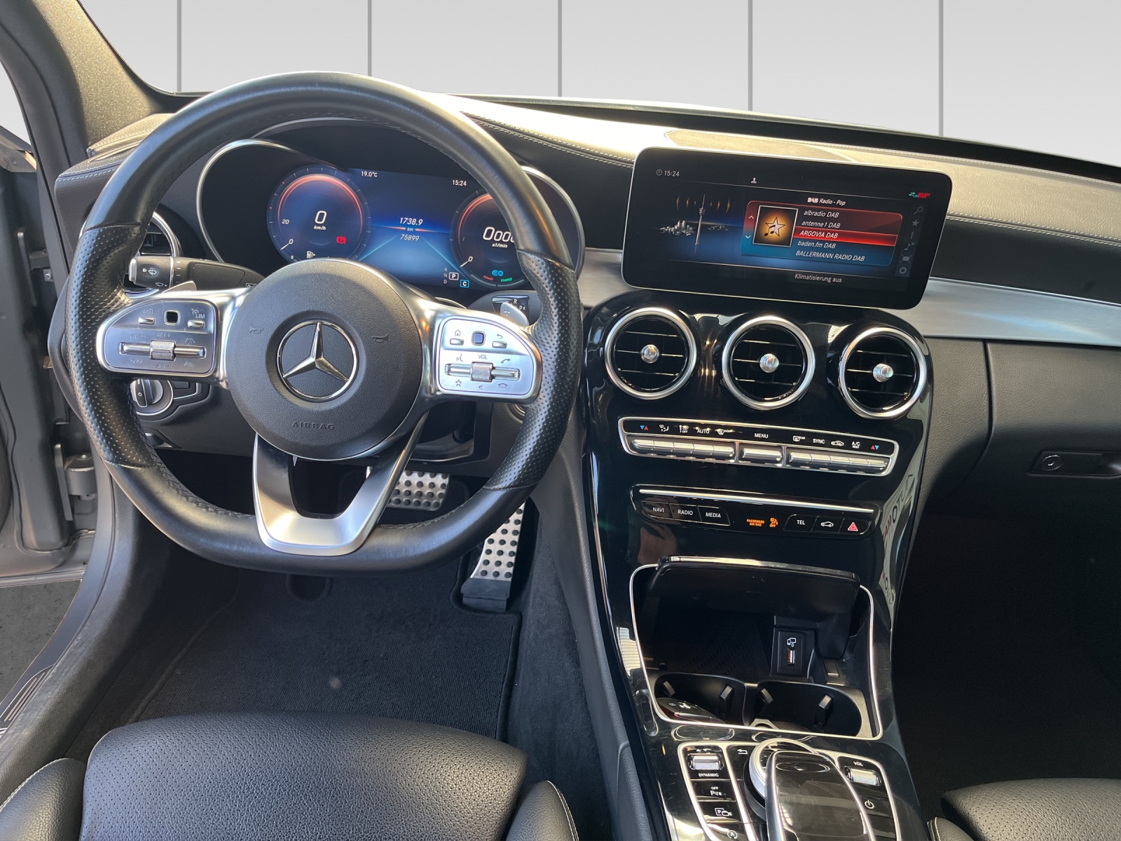 MERCEDES-BENZ C 200 4Matic AMG Line 9G-Tronic-image-7