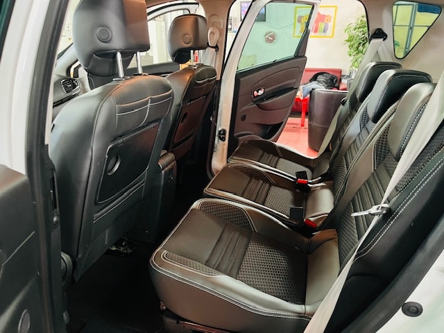 RENAULT Scénic 1.2 16V Turbo Bose-image-10