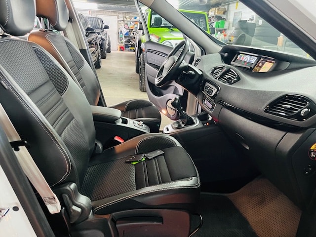 RENAULT Scénic 1.2 16V Turbo Bose-image-8
