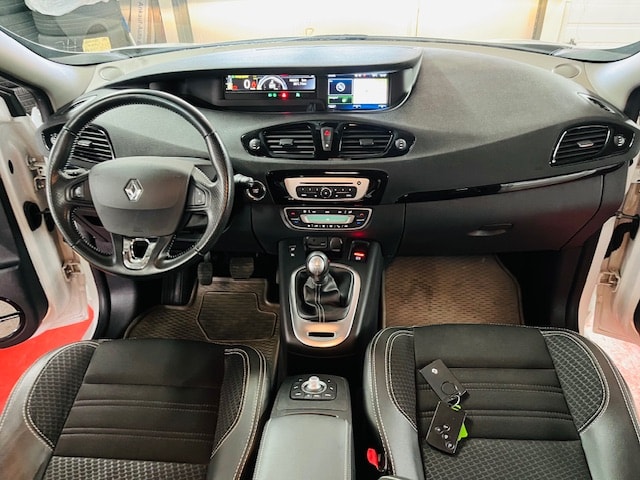 RENAULT Scénic 1.2 16V Turbo Bose-image-14