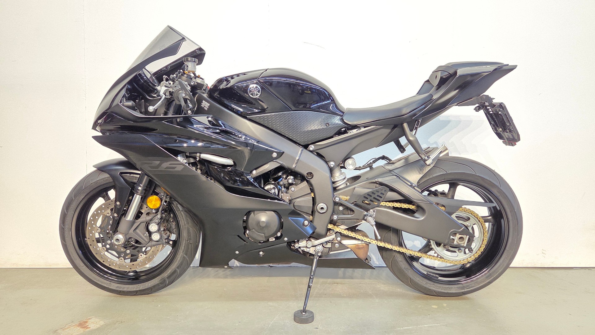YAMAHA YZF-R6-showroom-element-1