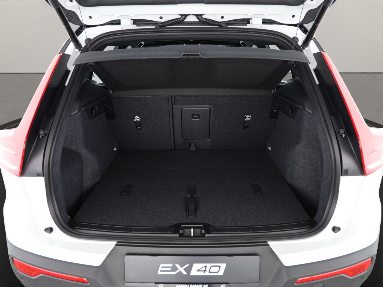 VOLVO EX40 Twin Ultra AWD-image-3