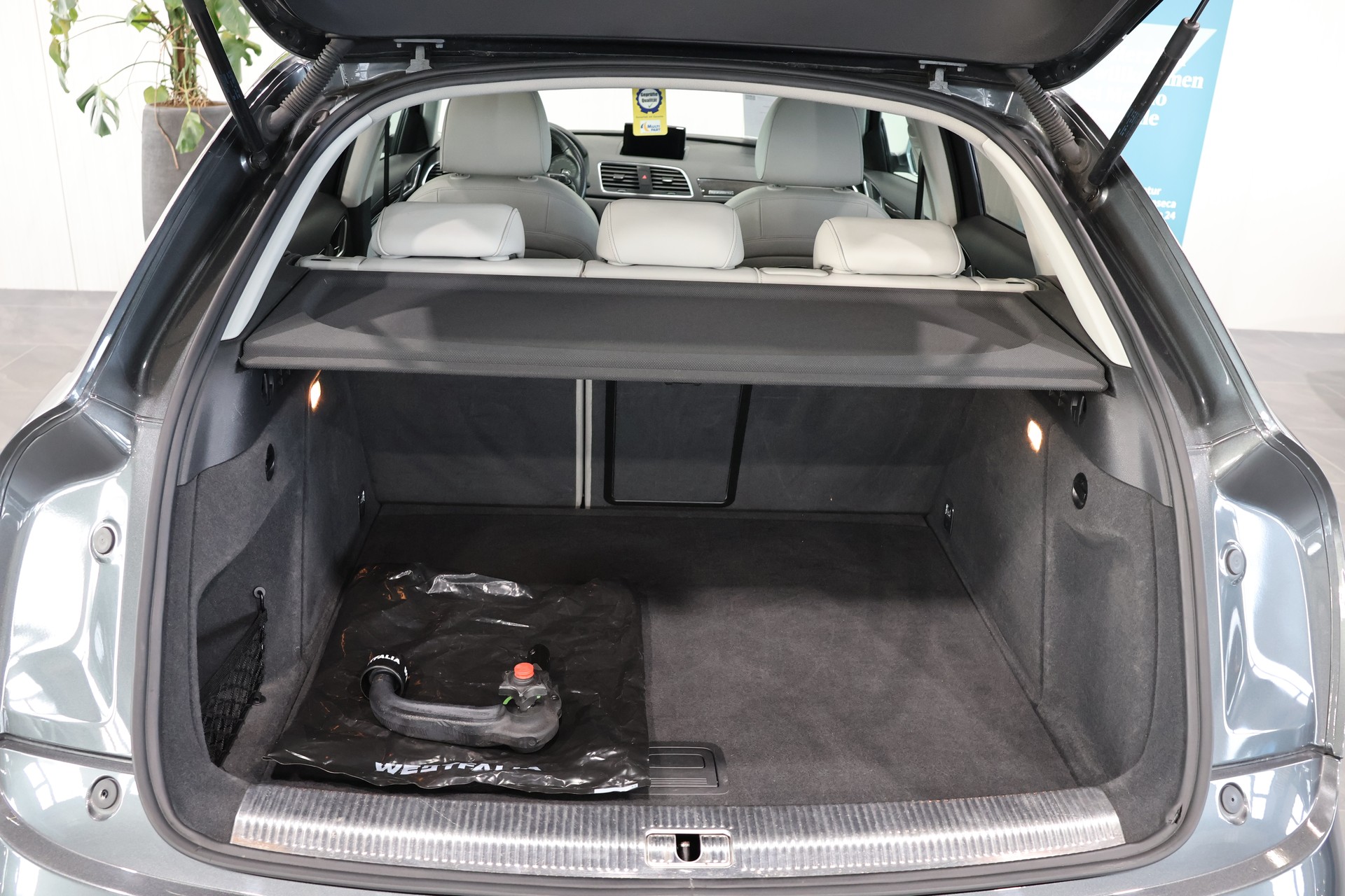 AUDI RS Q3 2.5 TFSI quattro S-tronic-image-15