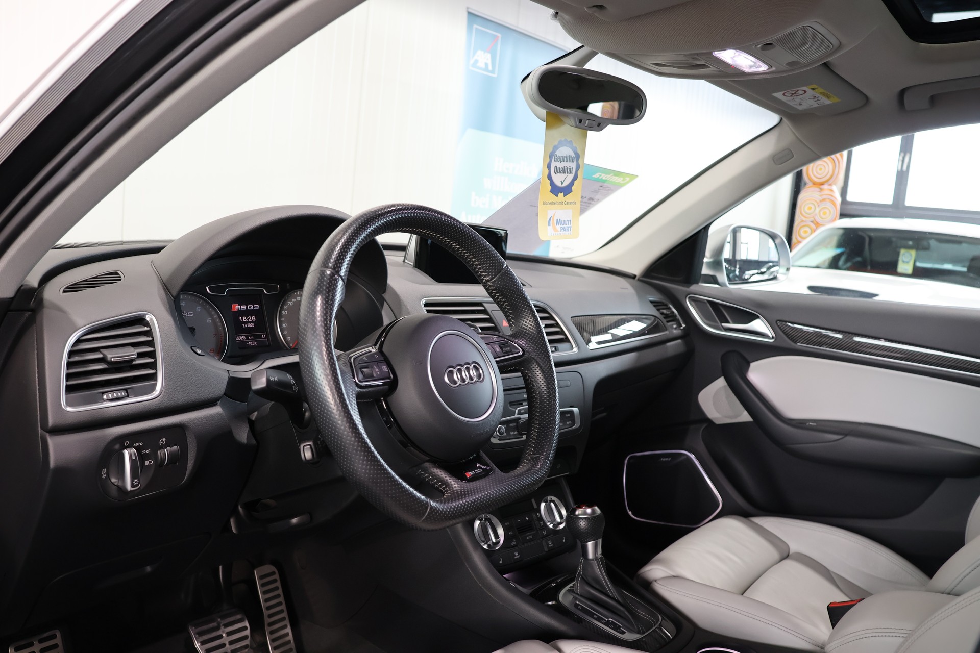 AUDI RS Q3 2.5 TFSI quattro S-tronic-image-10