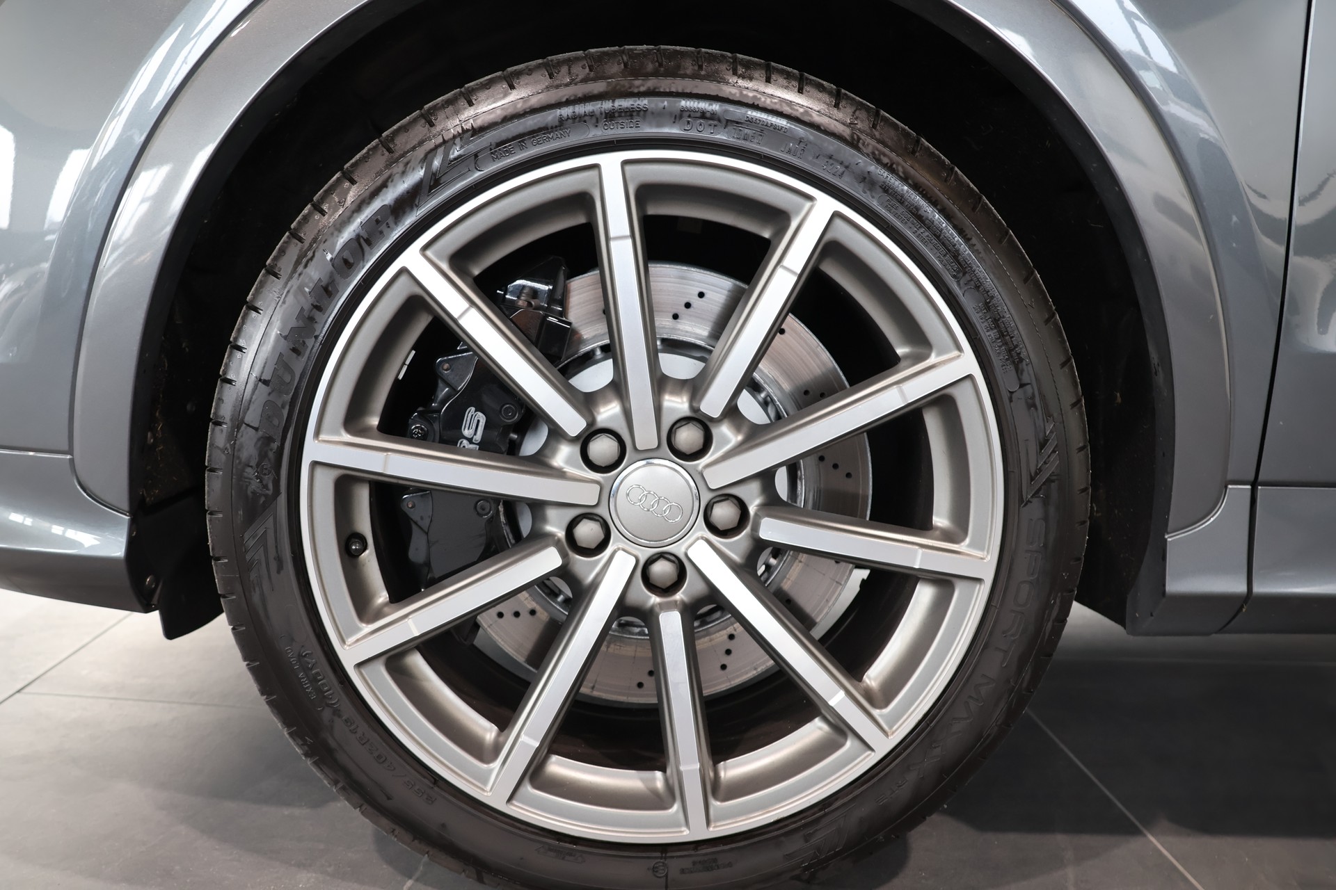 AUDI RS Q3 2.5 TFSI quattro S-tronic-image-5