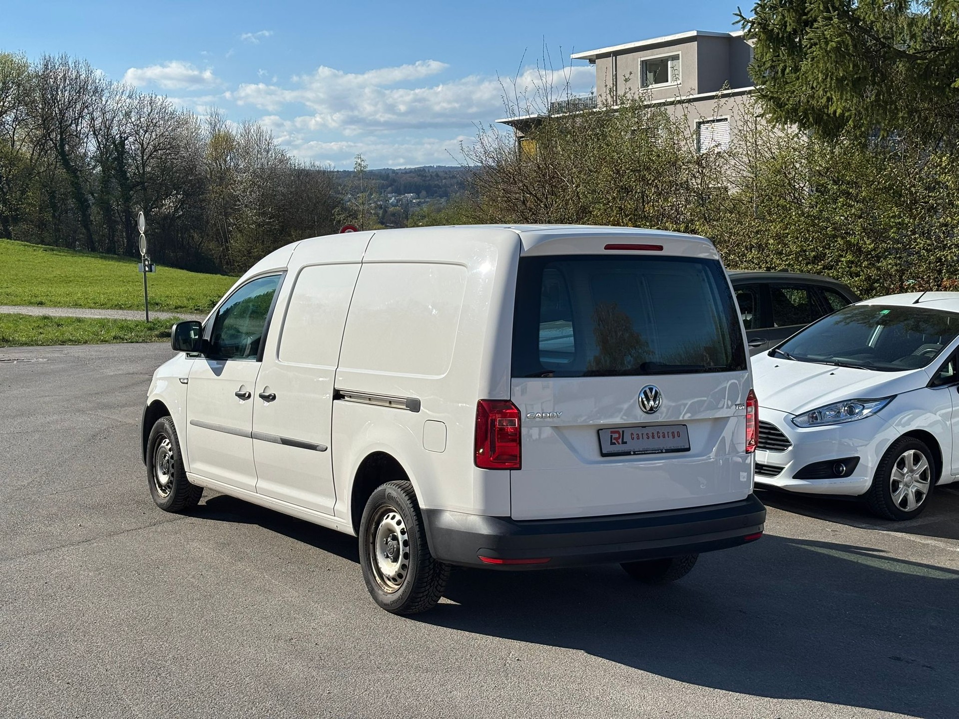 VW Caddy Maxi 2.0TDI BlueMotion Technology-image-7