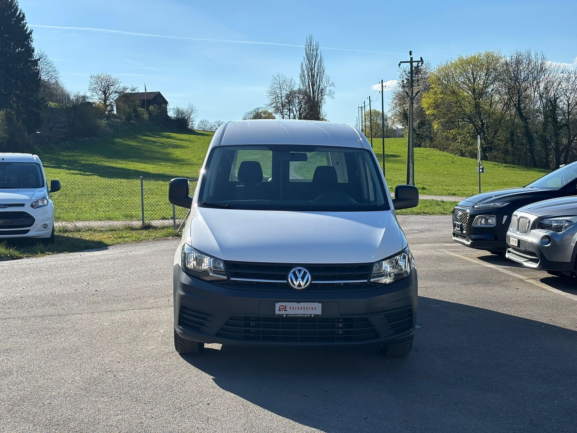 VW Caddy Maxi 2.0TDI BlueMotion Technology-image-1