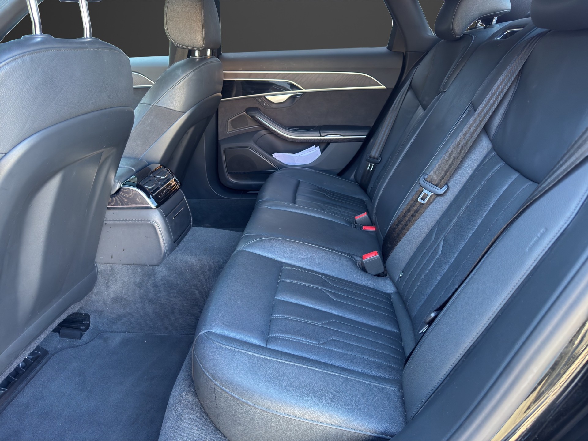 AUDI A8 50 TDI quattro tiptronic-image-15