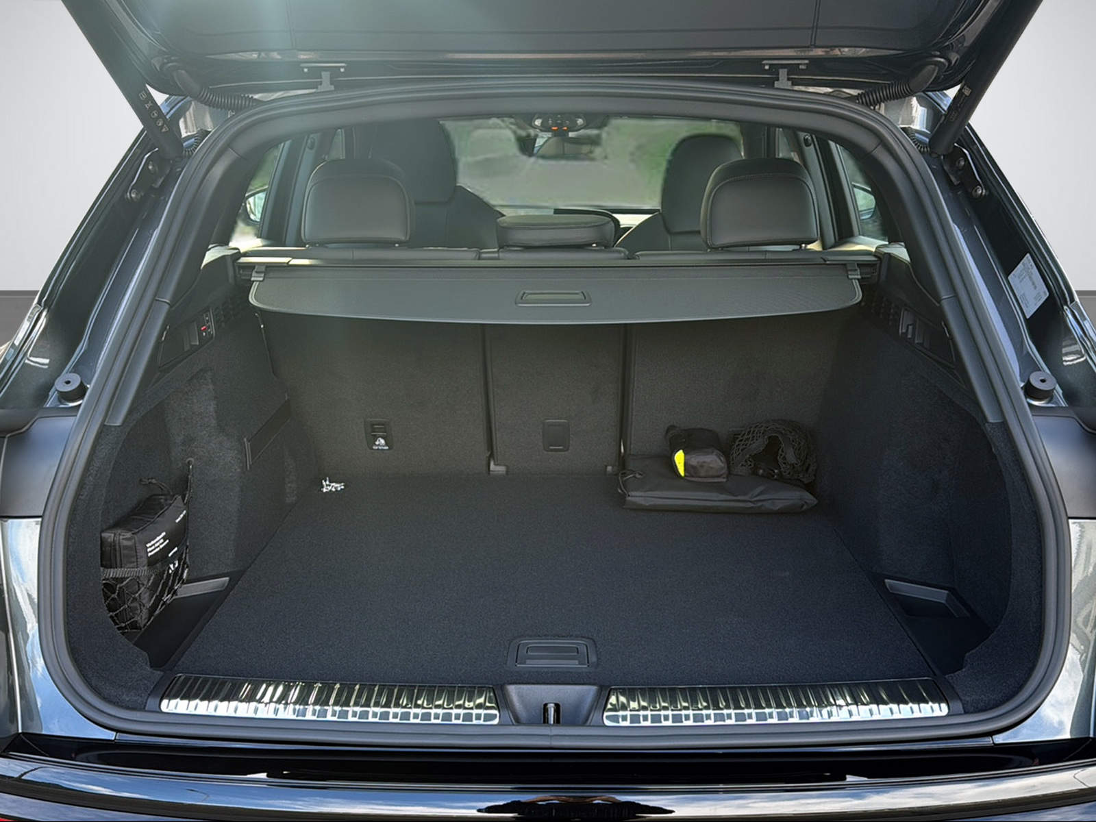 AUDI SQ5 SUV TFSI quat. 270 kW S t. 3000ccm 367PS/270kW 6 Zylinder V6 TFSI Benzin / mHEV-image-6