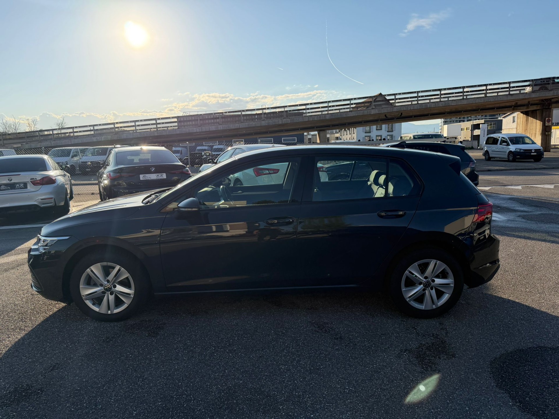 VW Golf 1.0 eTSI mHEV ACTLife DSG-image-2