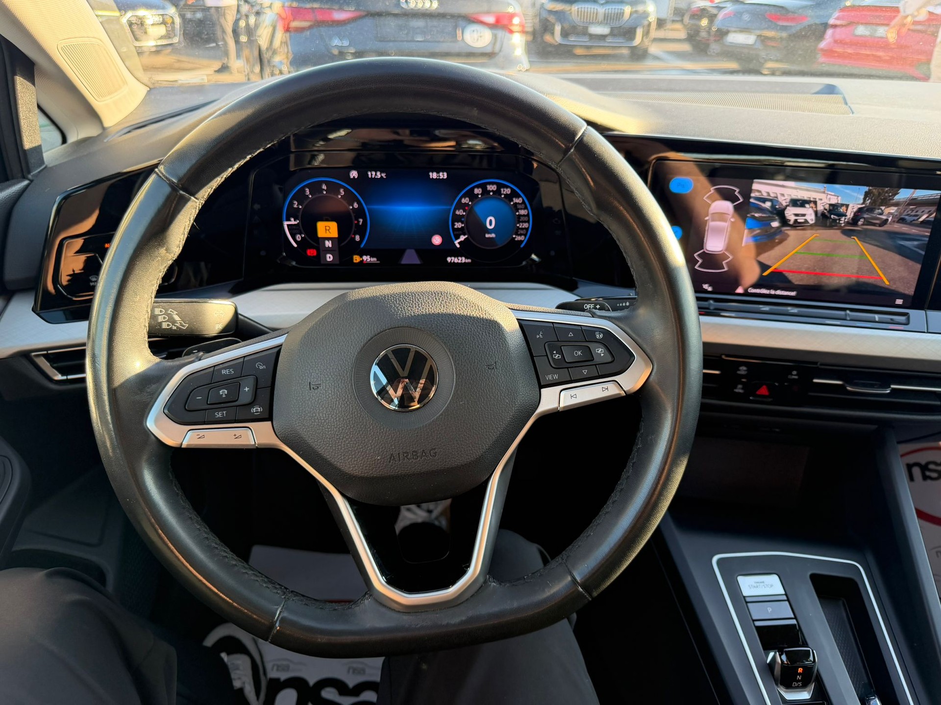 VW Golf 1.0 eTSI mHEV ACTLife DSG-image-8