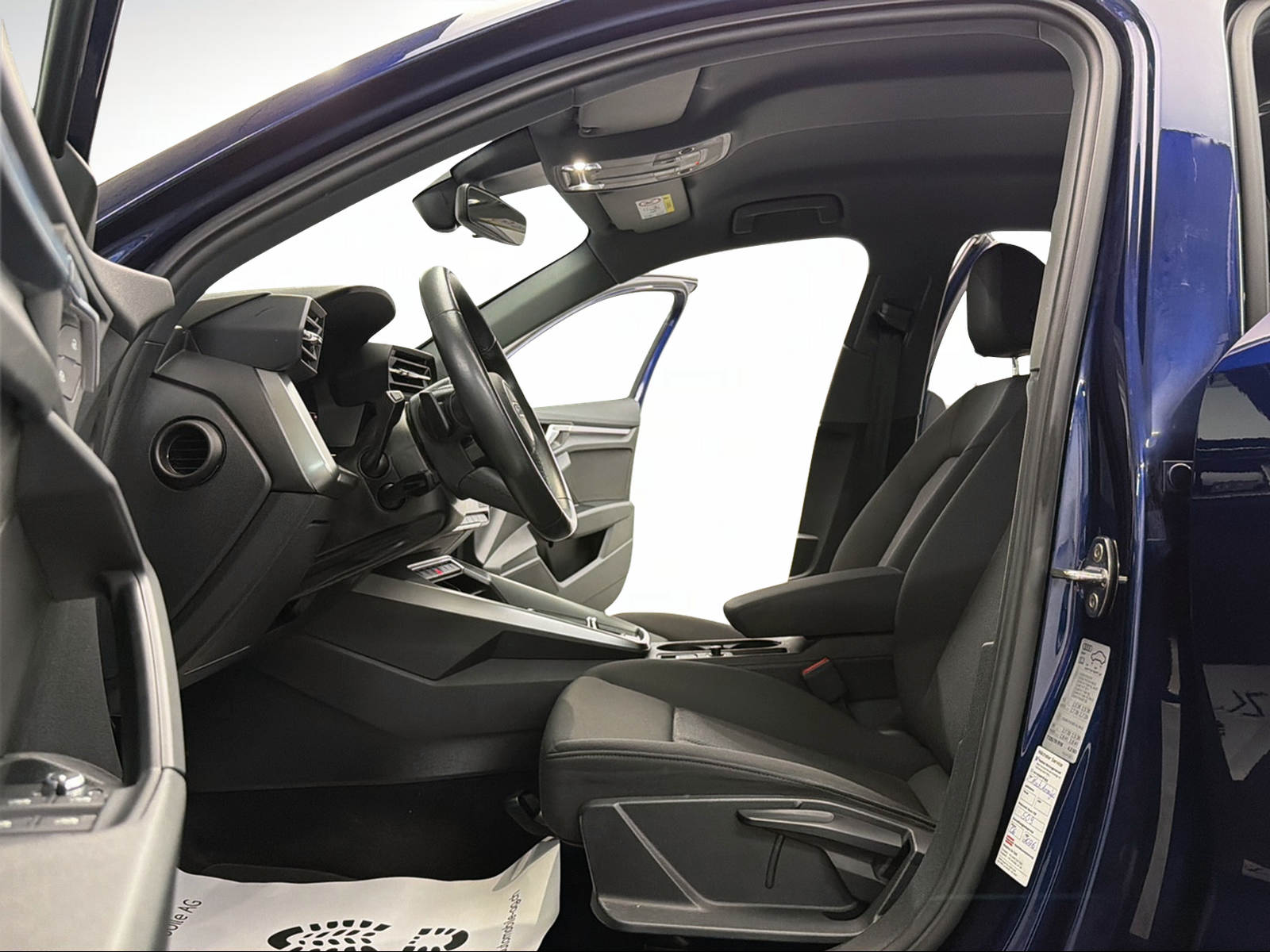 AUDI A3 2.0 TDI Navarra Blue Metallic Limousine-image-5