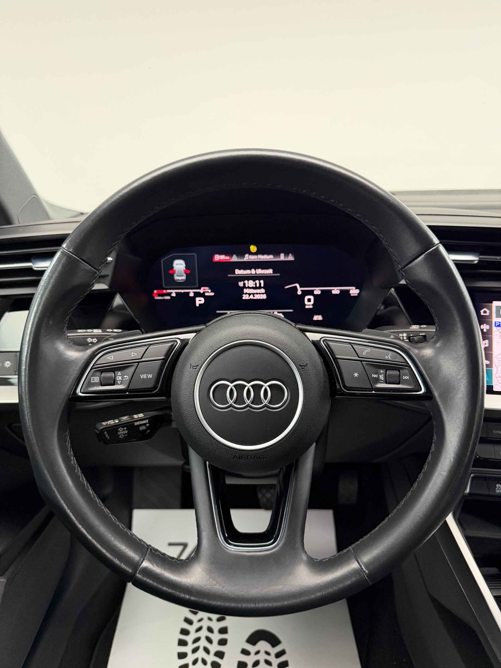 AUDI A3 2.0 TDI Navarra Blue Metallic Limousine-image-11