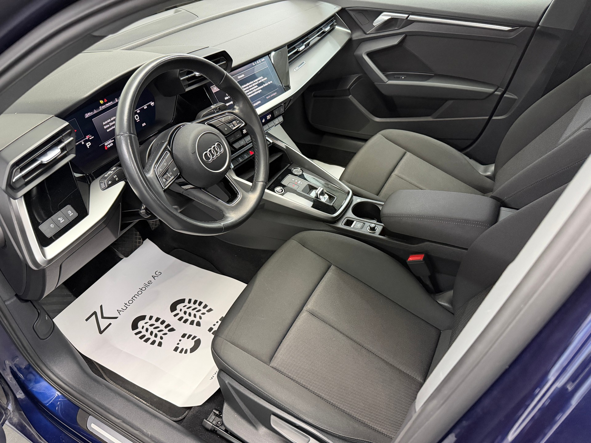 AUDI A3 2.0 TDI Navarra Blue Metallic Limousine-image-6