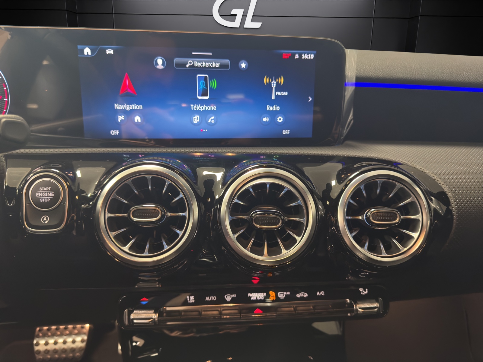 Image MERCEDES-BENZ A-200 A 200 Night Star 7G-DCT