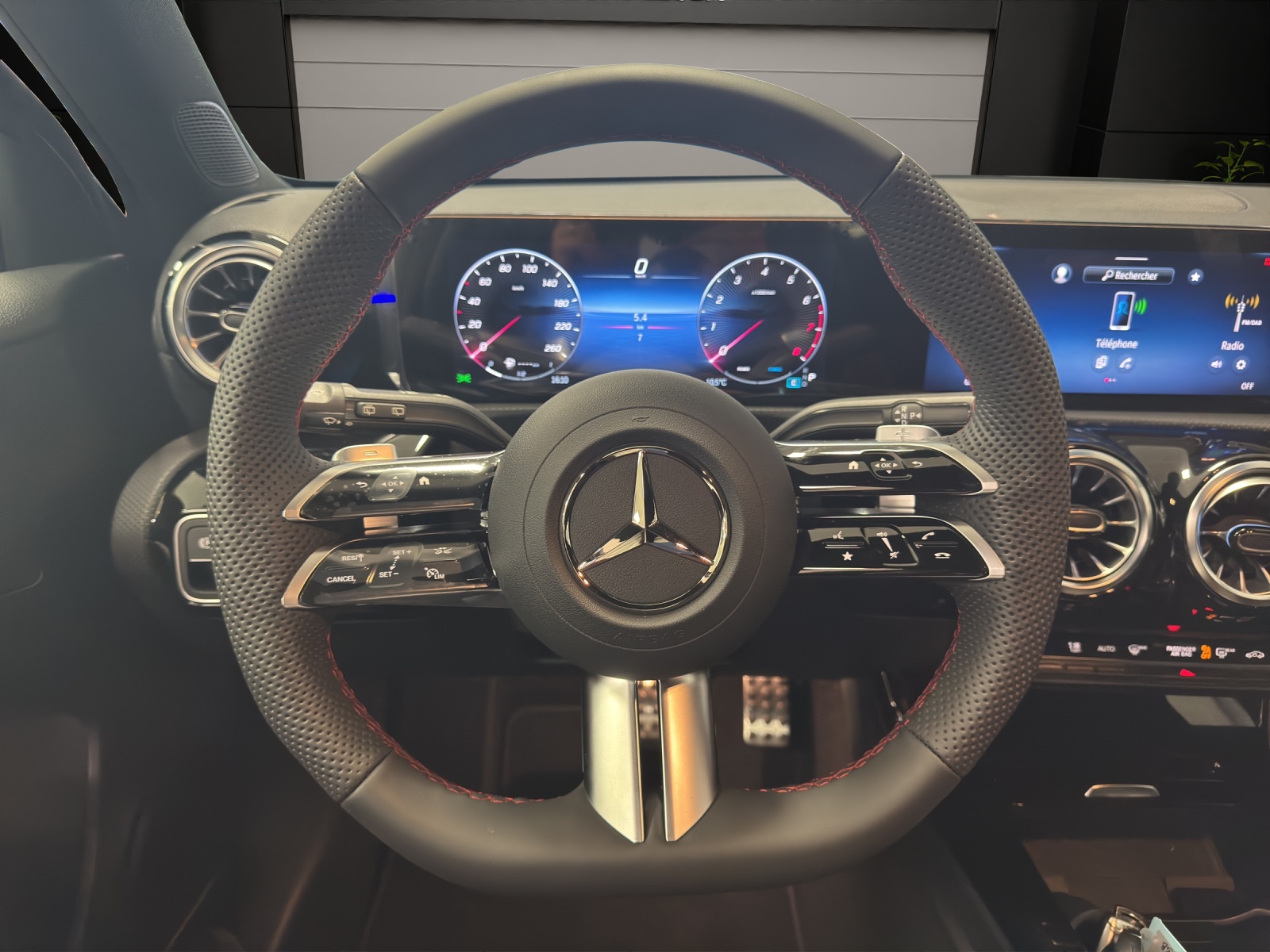 Image MERCEDES-BENZ A-200 A 200 Night Star 7G-DCT