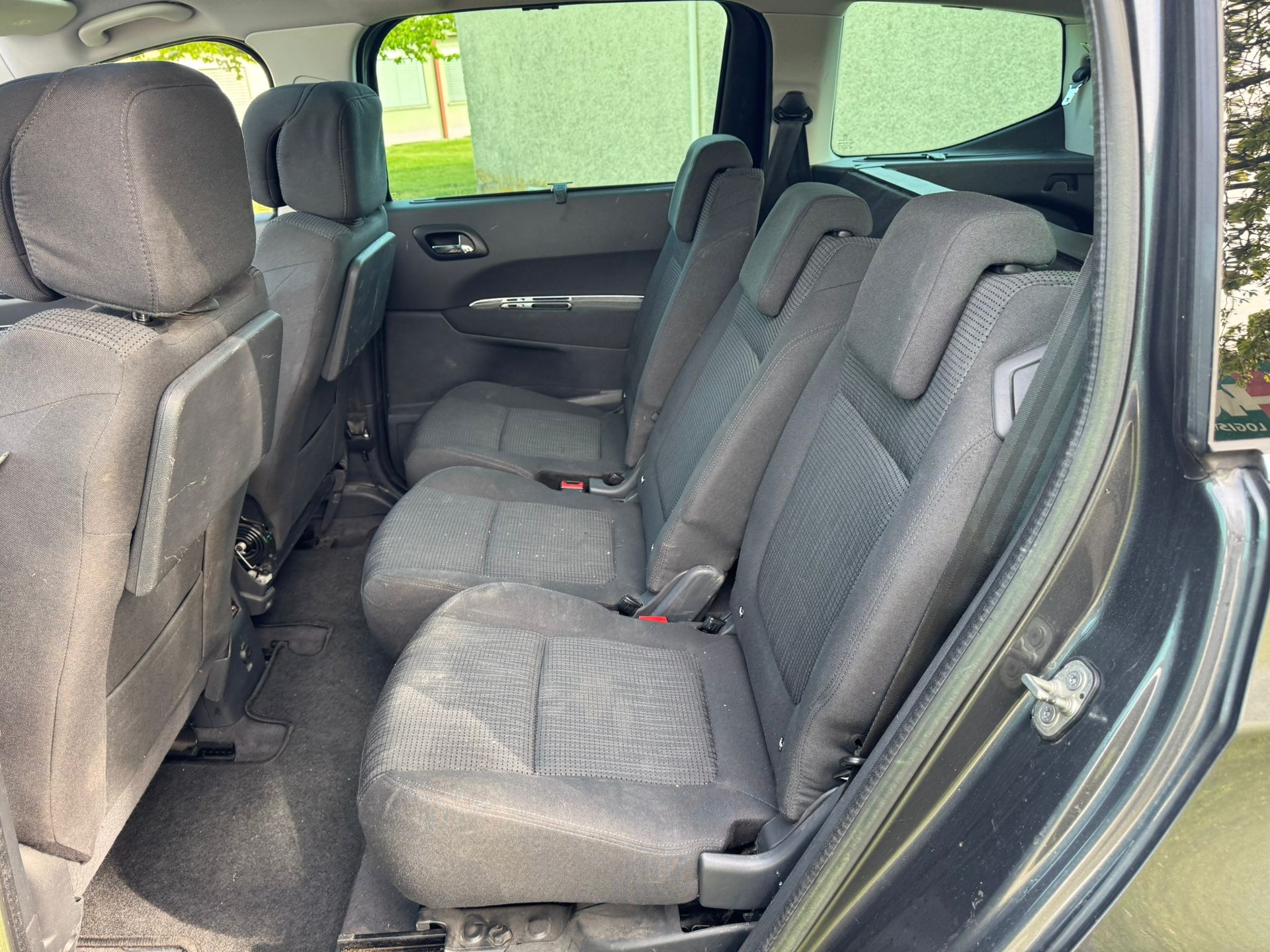 PEUGEOT 5008 1.6 16V T Allure-image-15