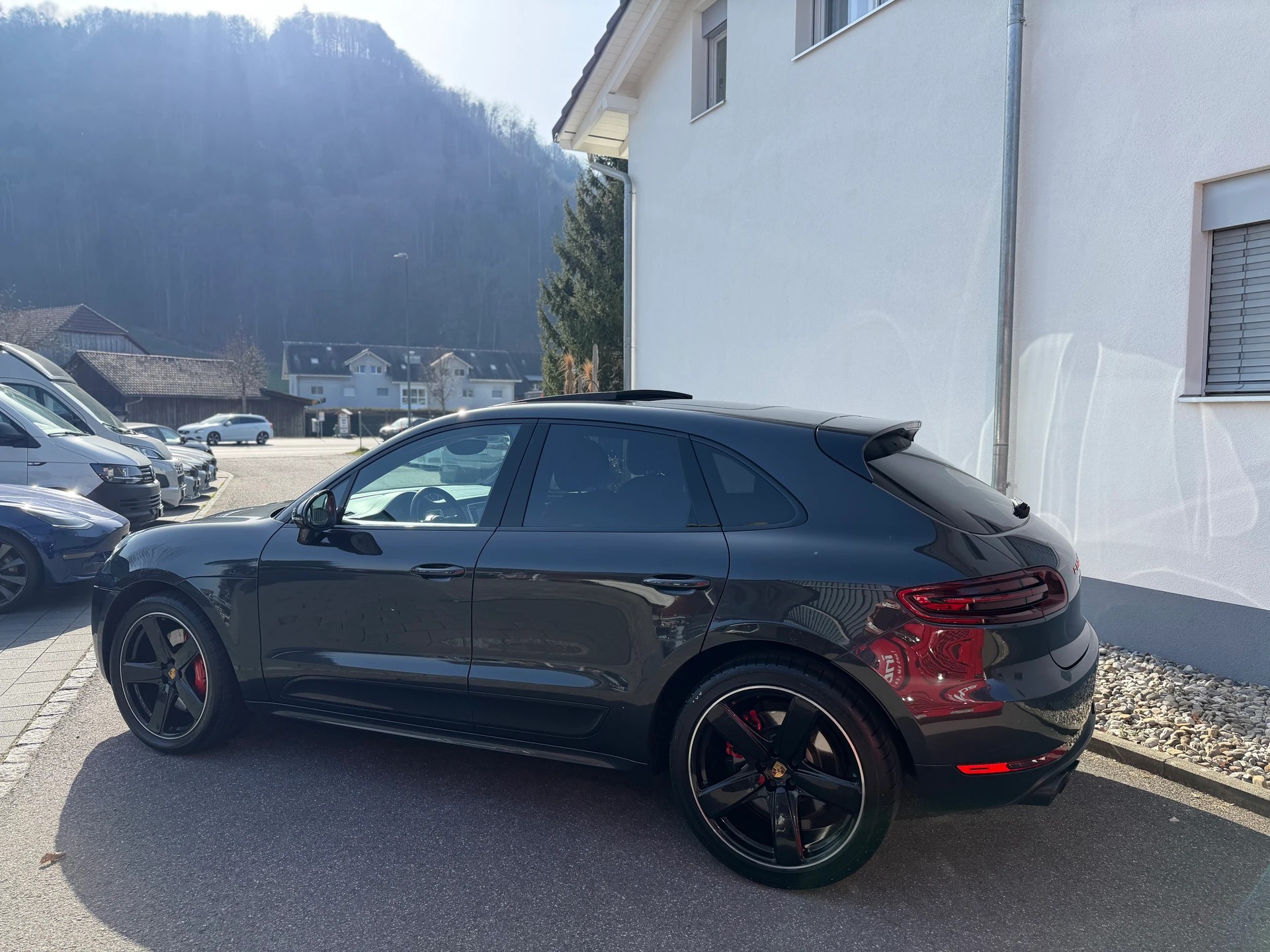 PORSCHE Macan Turbo Performance PDK-image-12