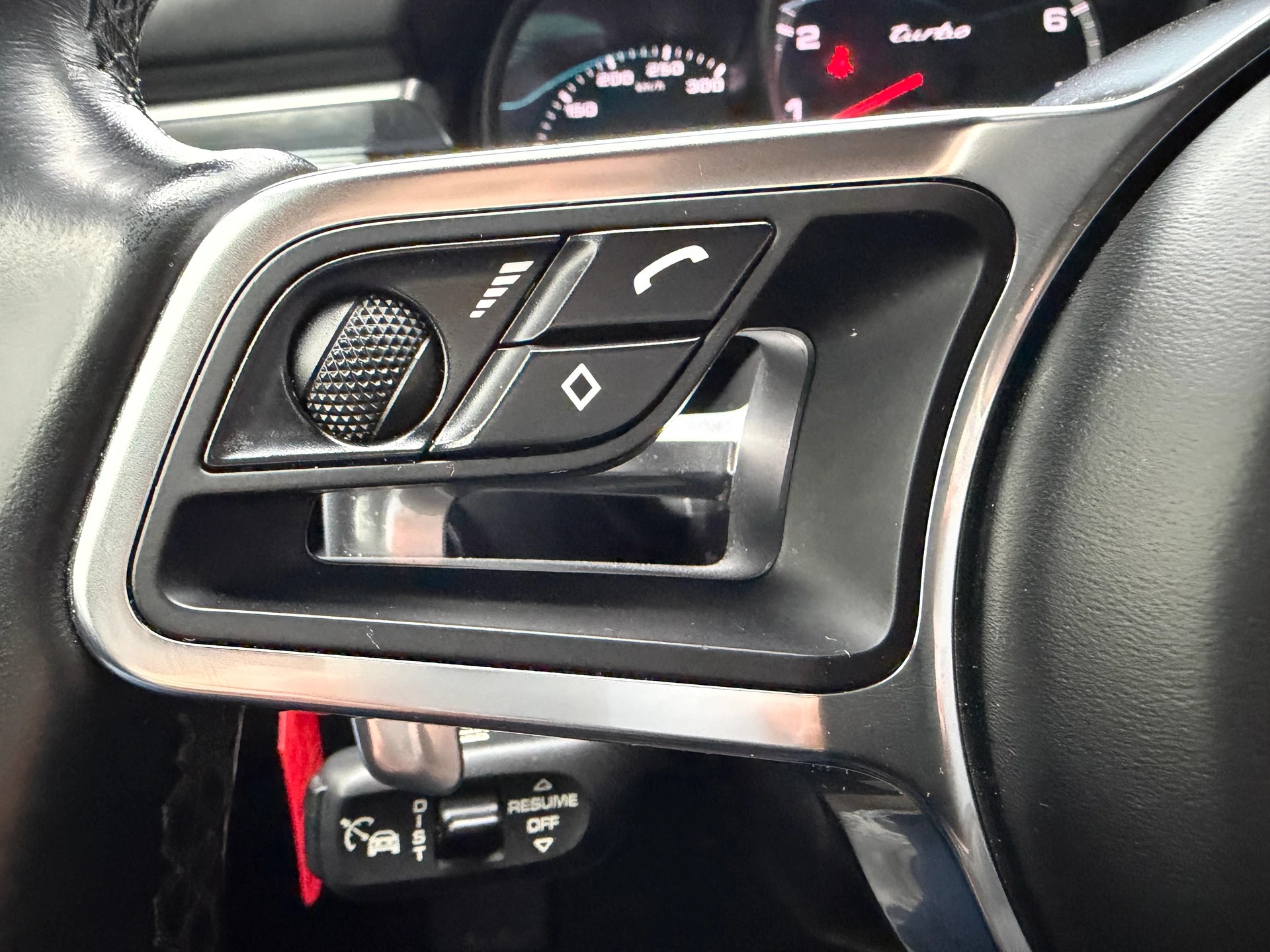 PORSCHE Macan Turbo Performance PDK-image-20