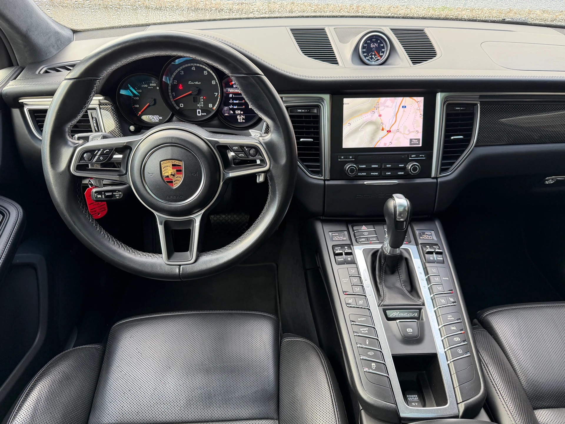 PORSCHE Macan Turbo Performance PDK-image-19
