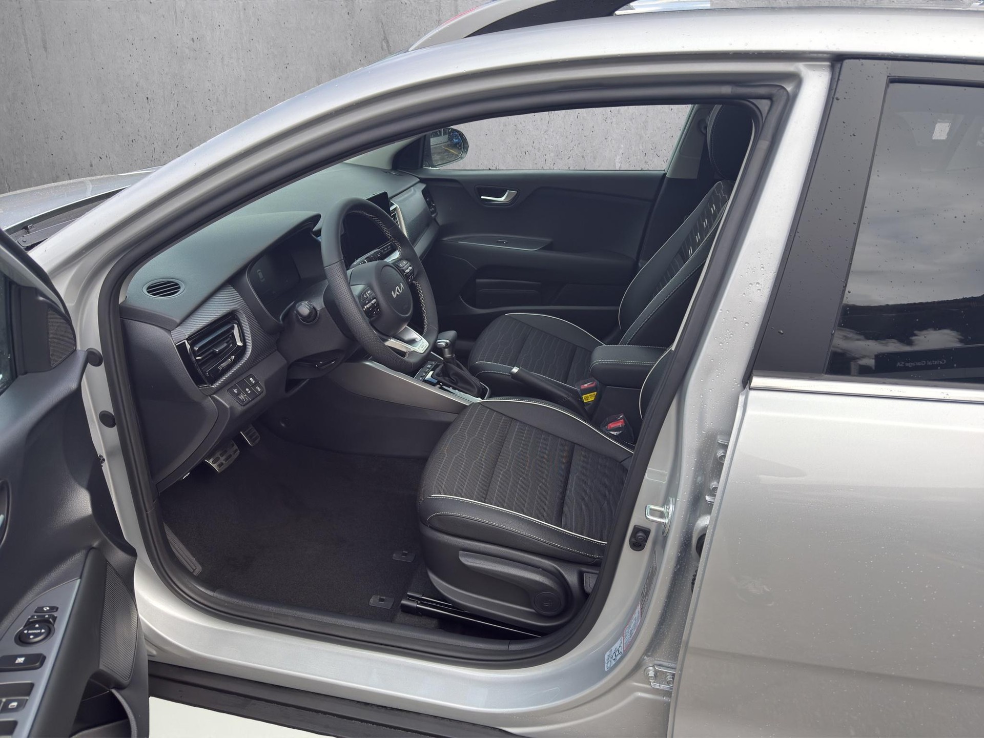 KIA Stonic 1.0 T-GDi MHEV GT-Line-image-6
