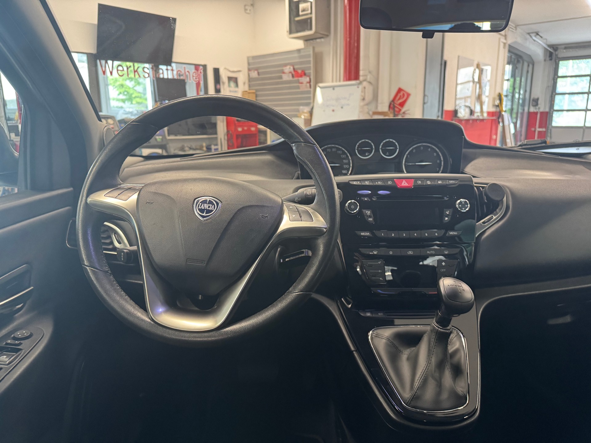 LANCIA Ypsilon 0.9 TwinAir Gold DFN-image-9