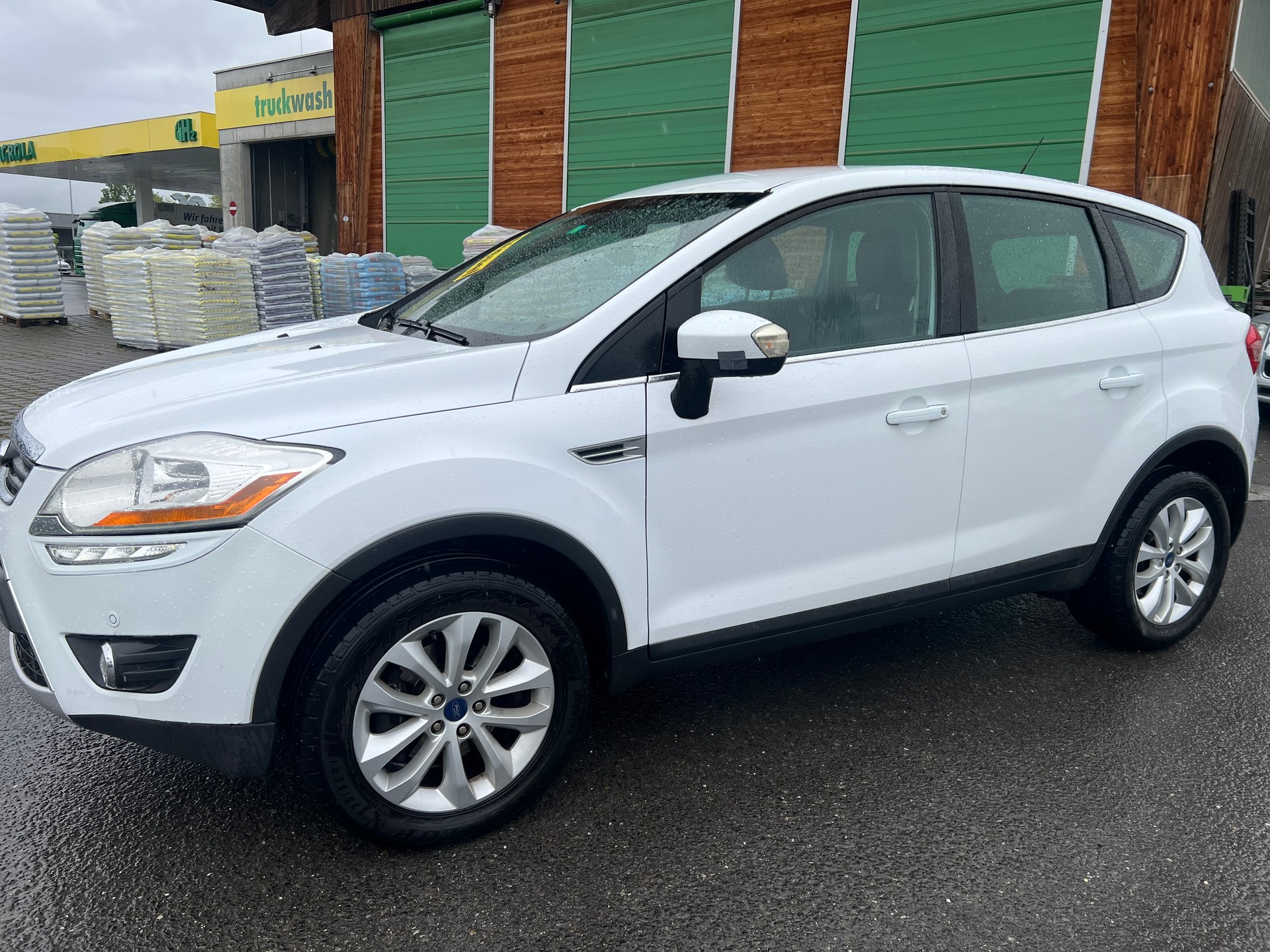 FORD Kuga 2.0 TDCi Titanium 4WD PowerShift-image-2