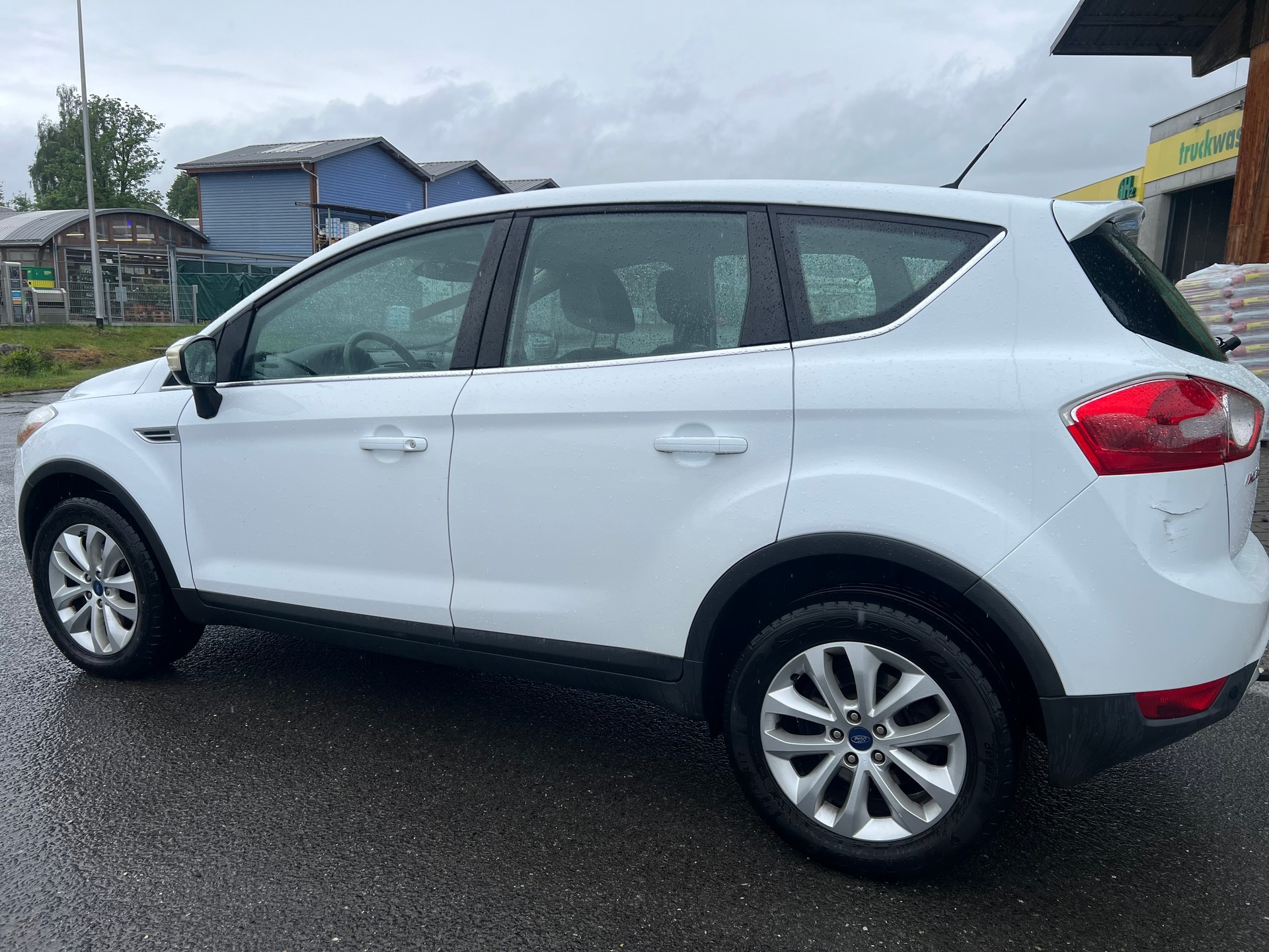 FORD Kuga 2.0 TDCi Titanium 4WD PowerShift-image-3