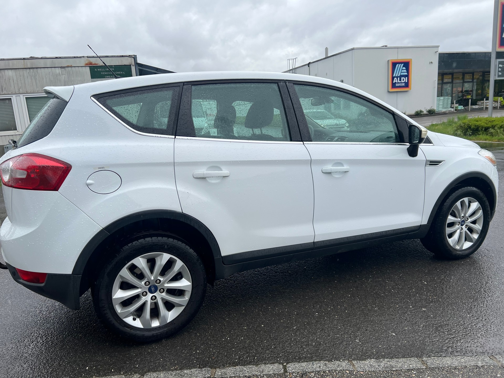 FORD Kuga 2.0 TDCi Titanium 4WD PowerShift-image-4