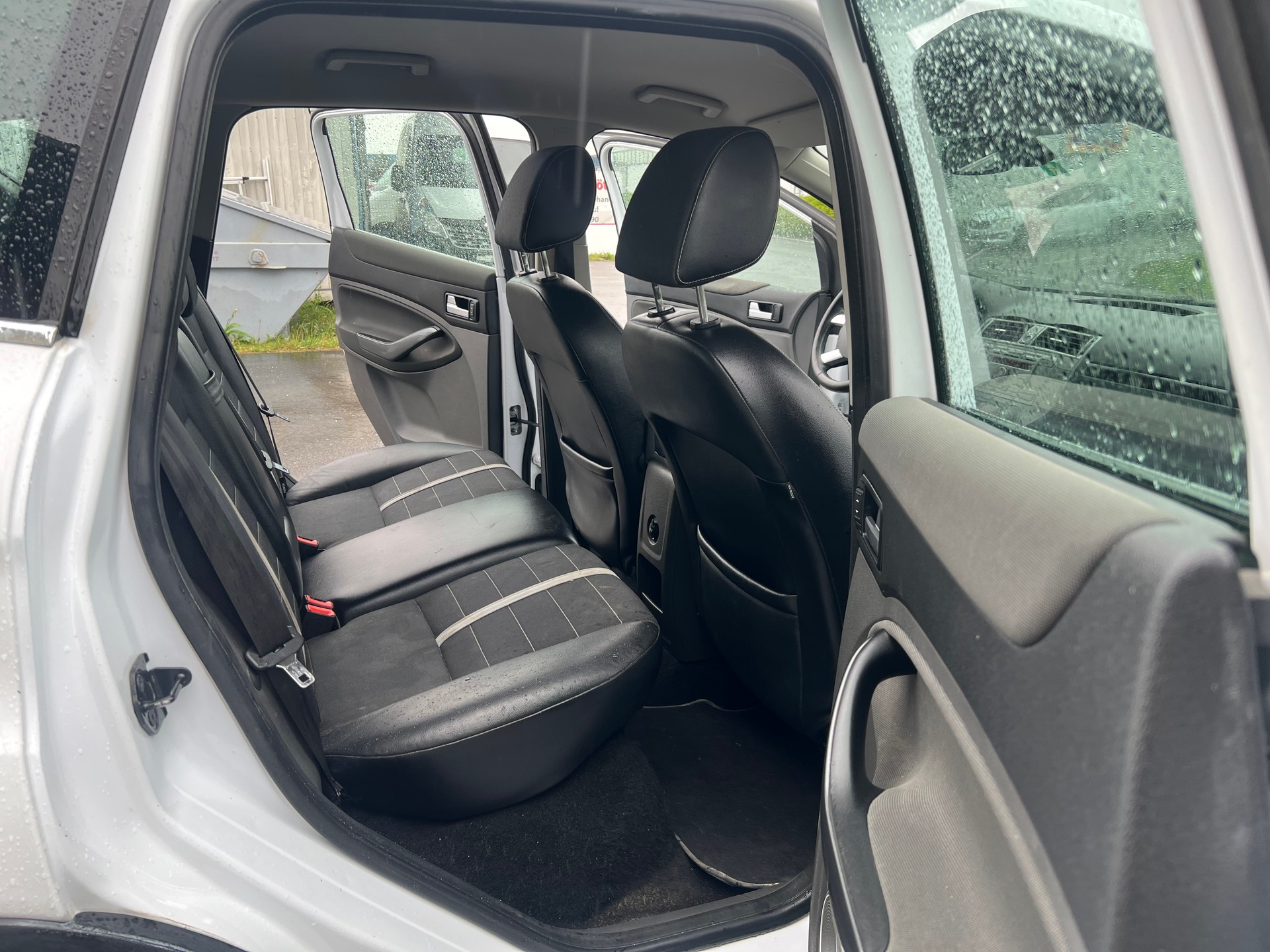 FORD Kuga 2.0 TDCi Titanium 4WD PowerShift-image-10