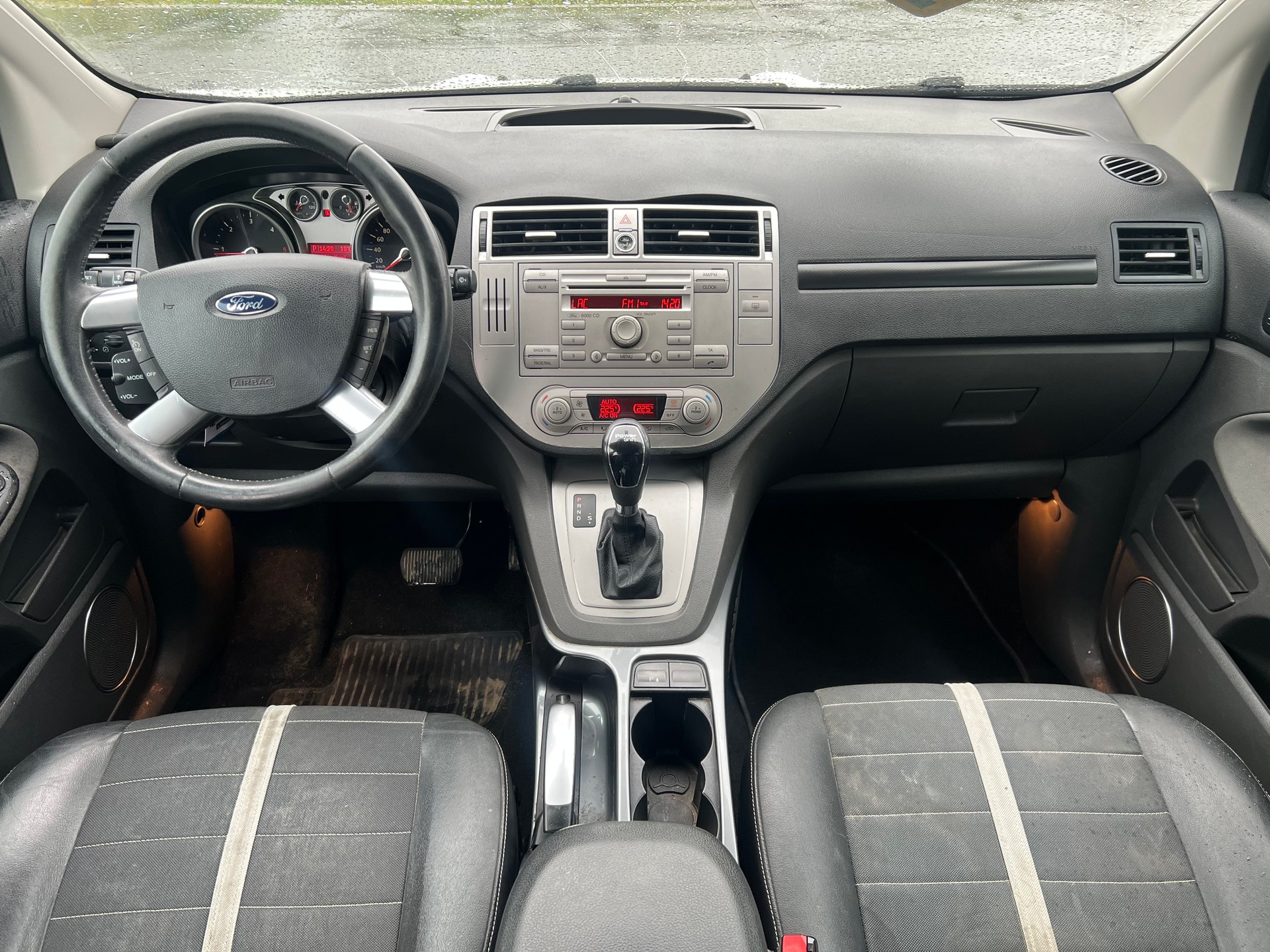 FORD Kuga 2.0 TDCi Titanium 4WD PowerShift-image-12
