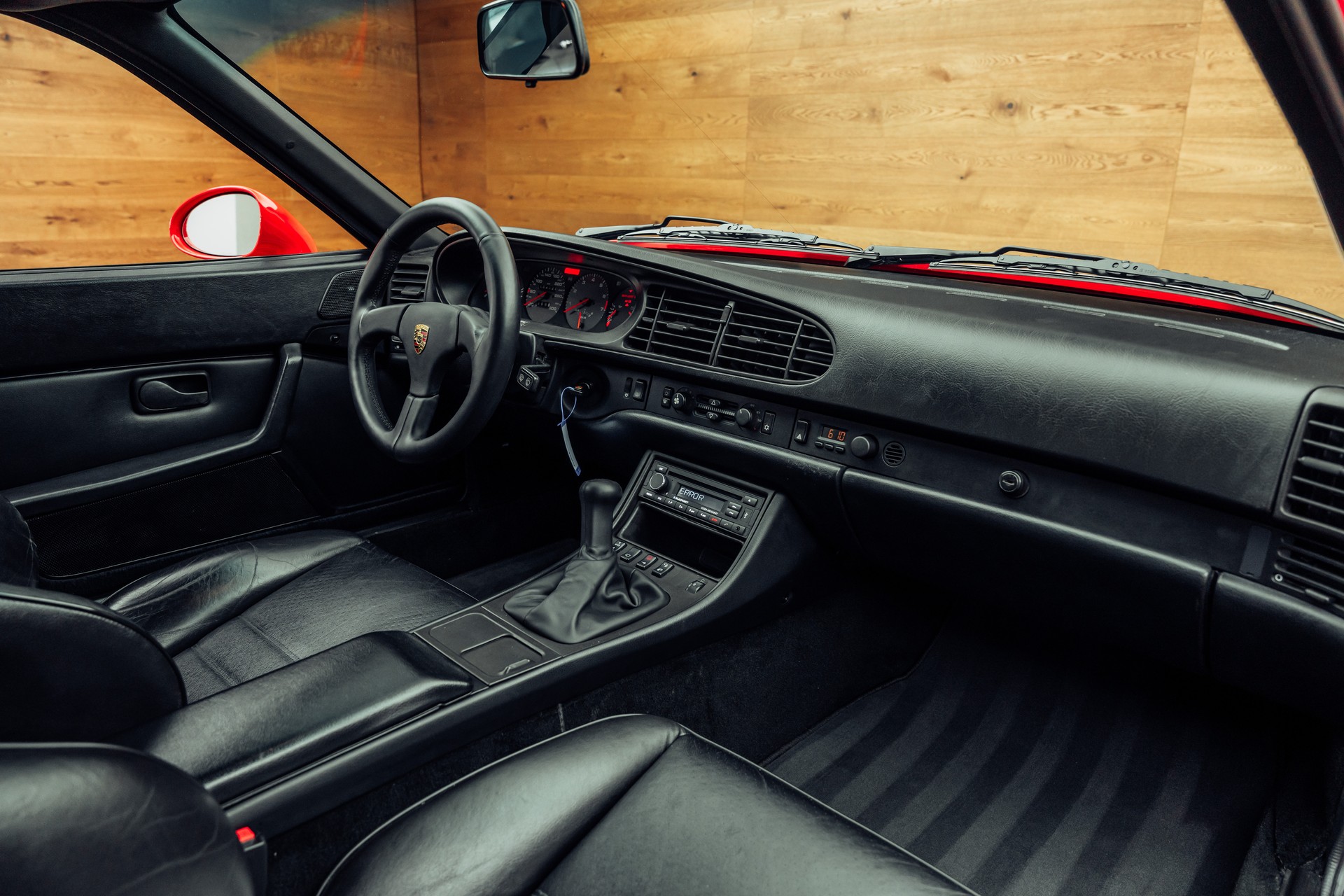 PORSCHE 944 Turbo Coupé-image-4