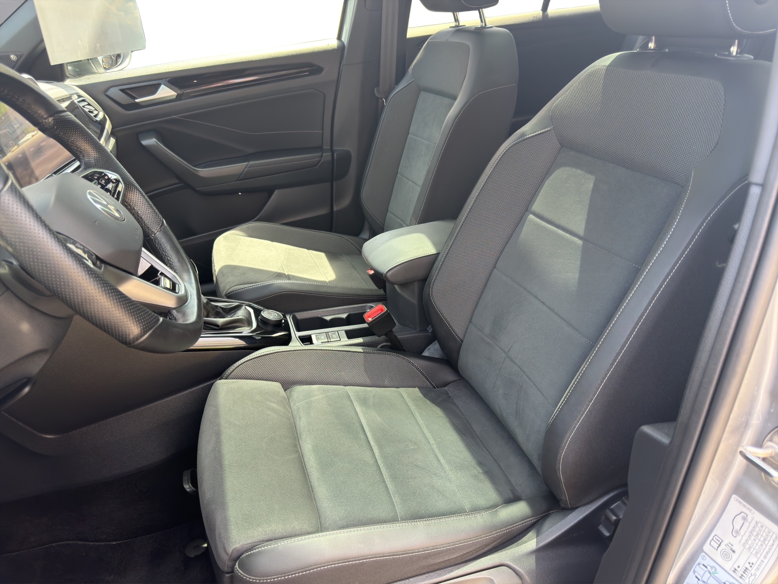 VW T-Roc 2.0 TSI R-Line DSG 4Motion-image-9