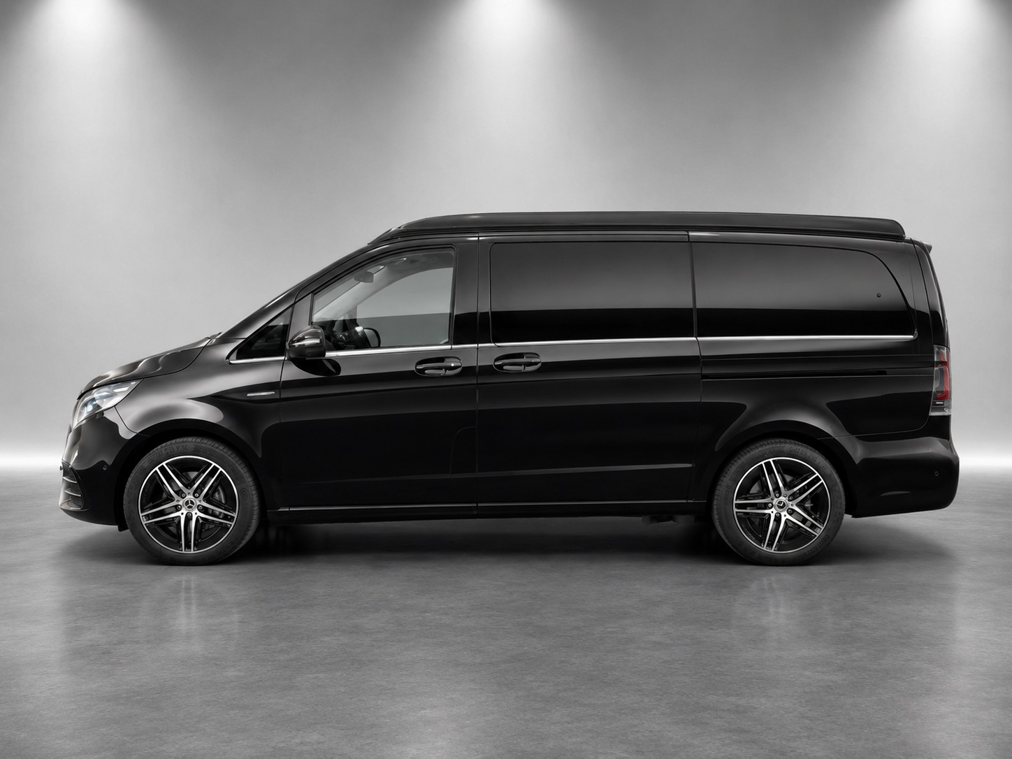 MERCEDES-BENZ V 300 d lang Horizon 4matic AMG Line-image-1