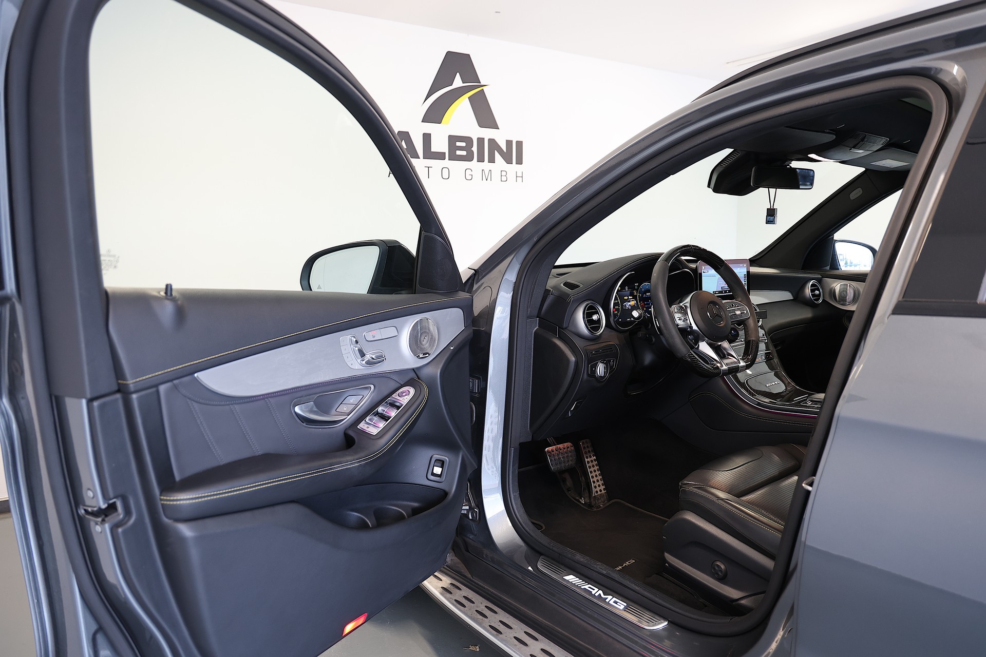 MERCEDES-BENZ GLC 63 S AMG 4Matic 9G-Tronic-image-4