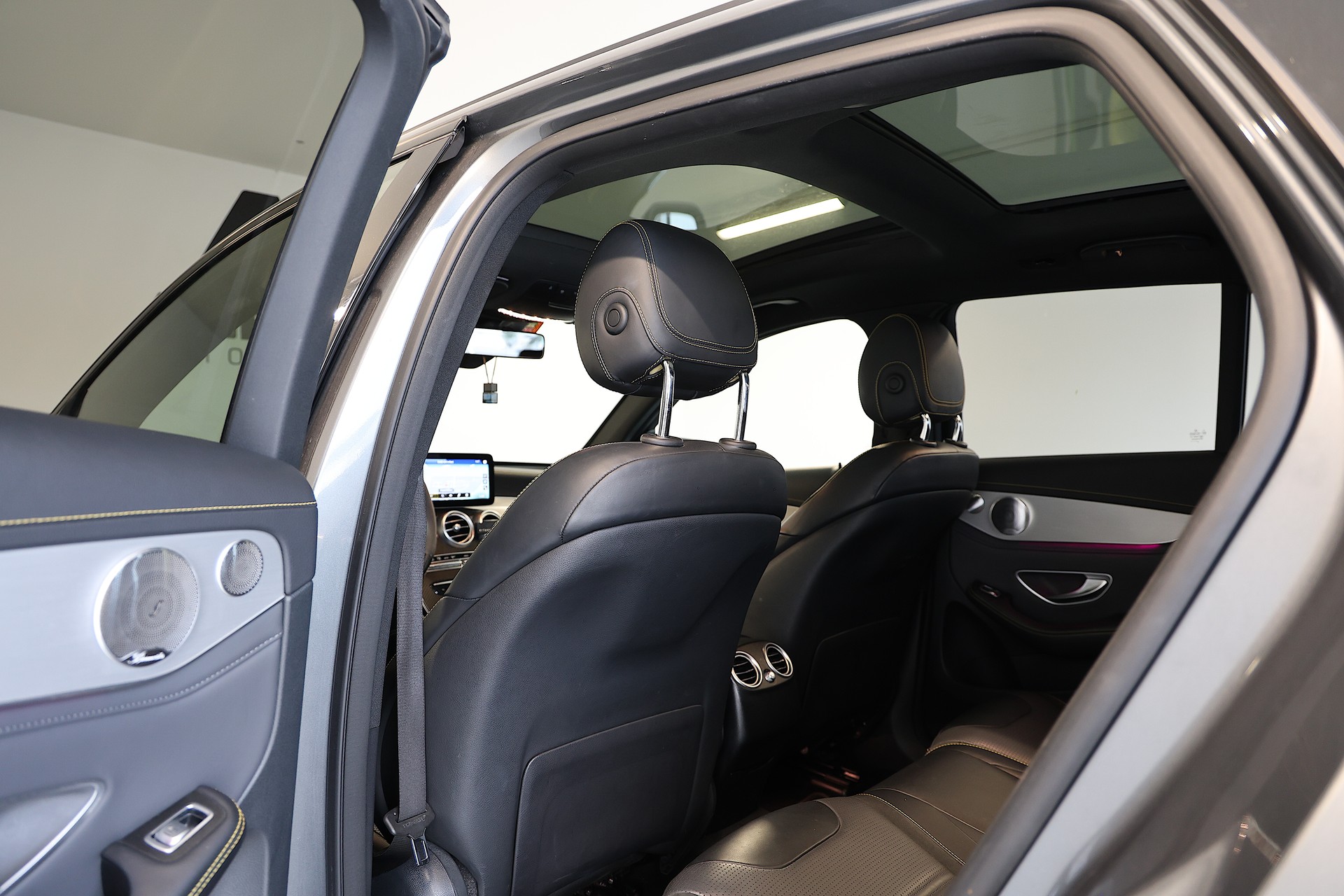 MERCEDES-BENZ GLC 63 S AMG 4Matic 9G-Tronic-image-18
