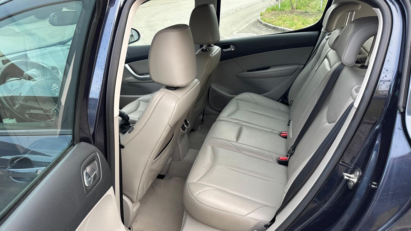 PEUGEOT 308 1.6 16V Turbo Allure Automatic-image-10