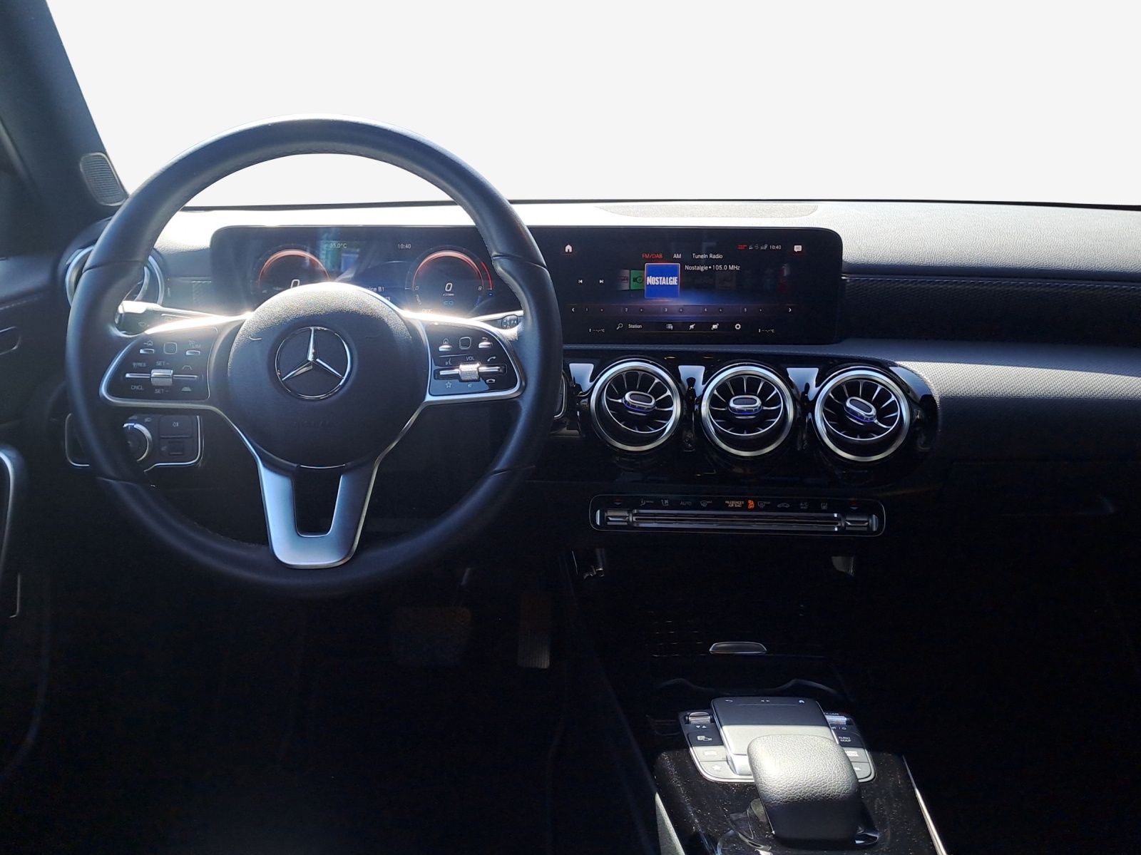 MERCEDES-BENZ A 250e Progressive 8G-DCT-image-9