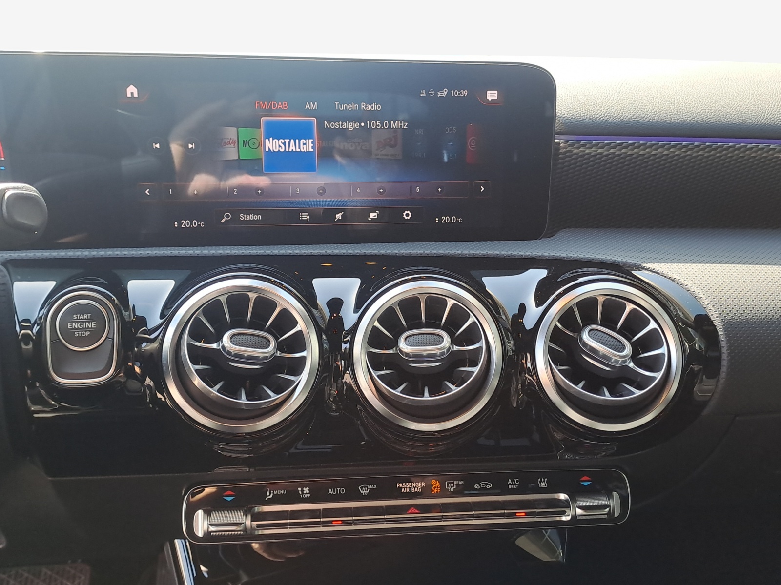 MERCEDES-BENZ A 250e Progressive 8G-DCT-image-11